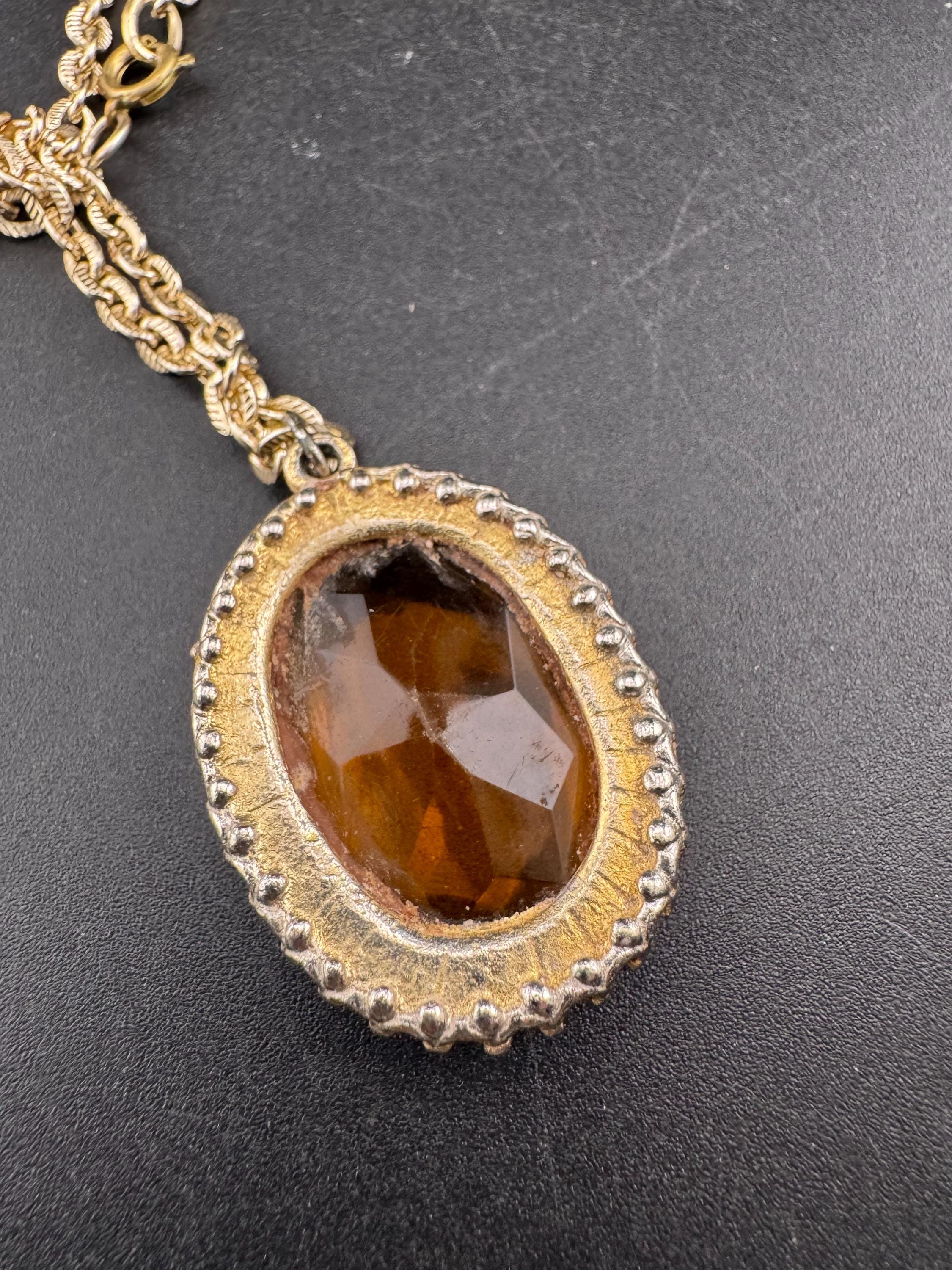 Vintage gold tone orange amber faceted Glass oval pendant necklace on 64cm chain