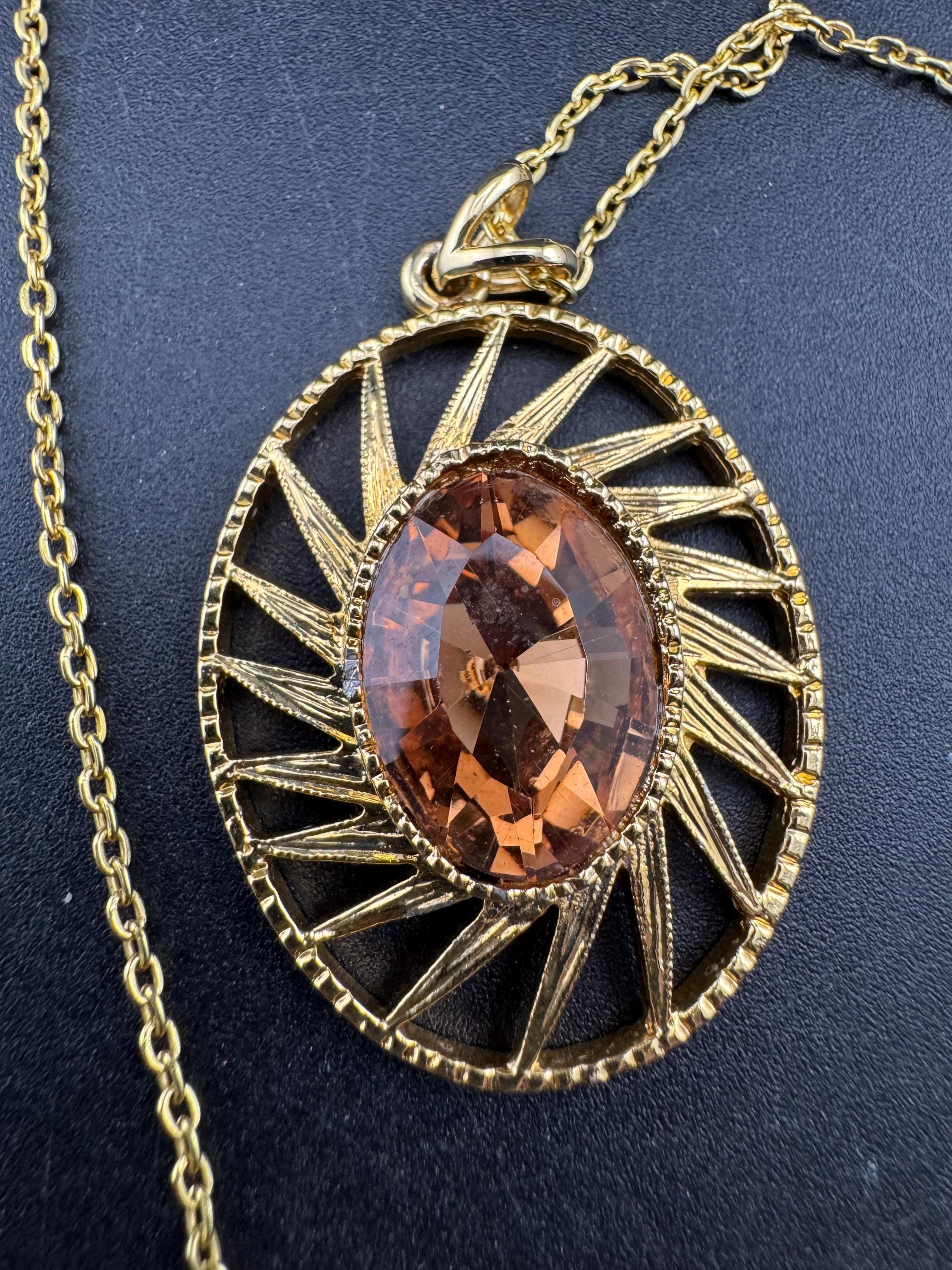 Vintage gold tone brown orange topaz faceted Glass oval pendant necklace on 56cm chain