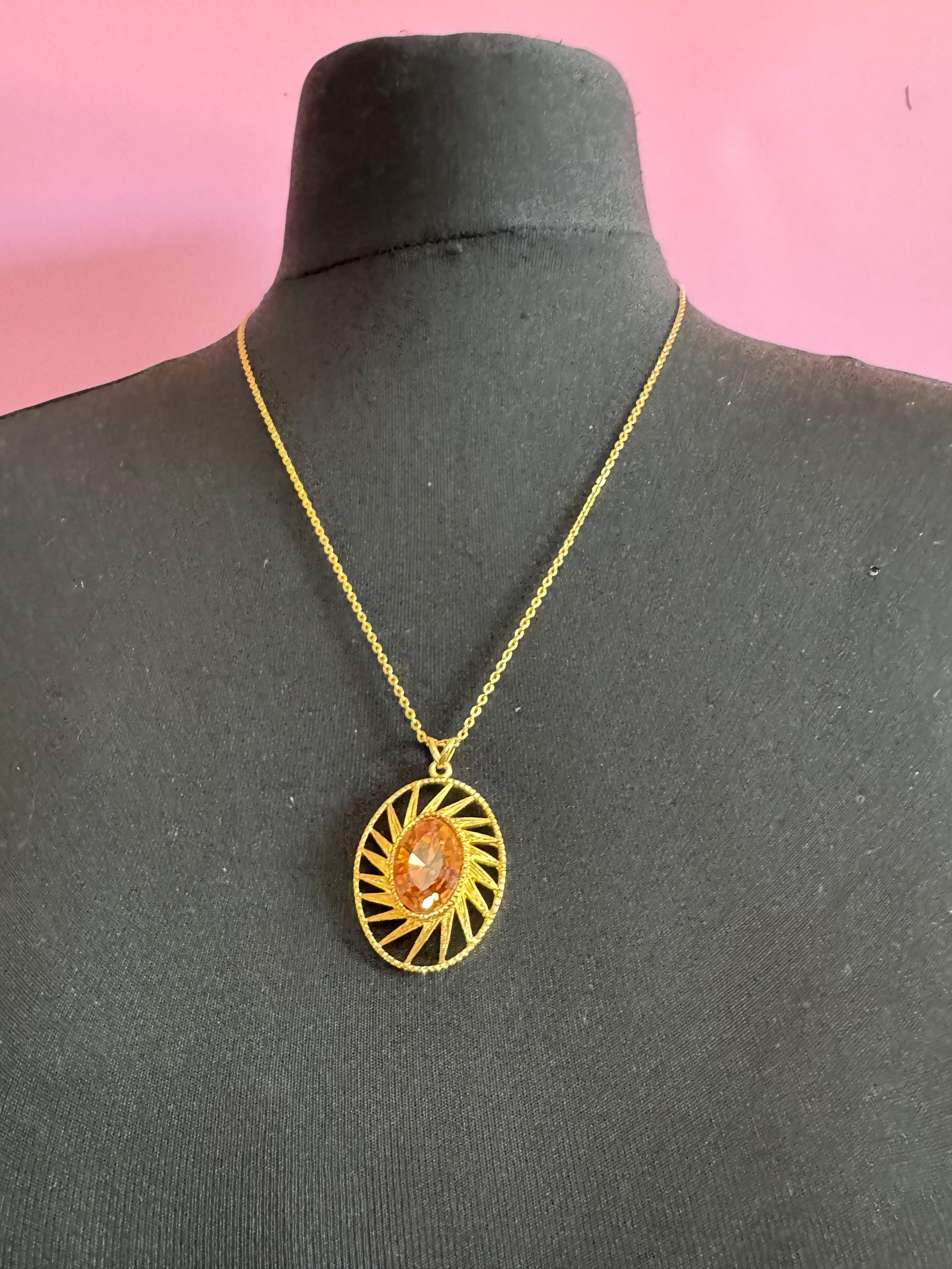 Vintage gold tone brown orange topaz faceted Glass oval pendant necklace on 56cm chain