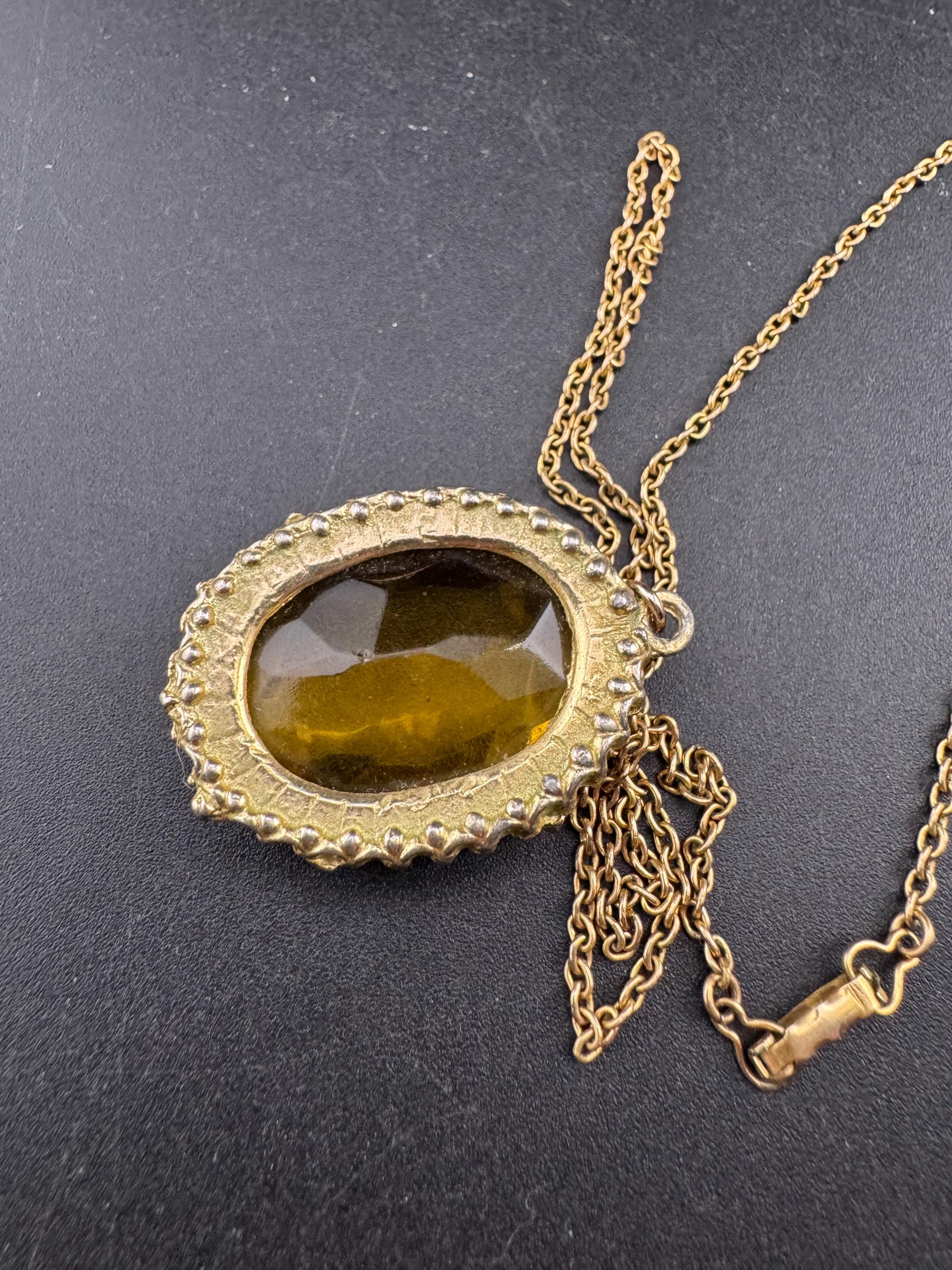 Vintage gold tone orange amber faceted Glass oval pendant necklace on 50cm chain