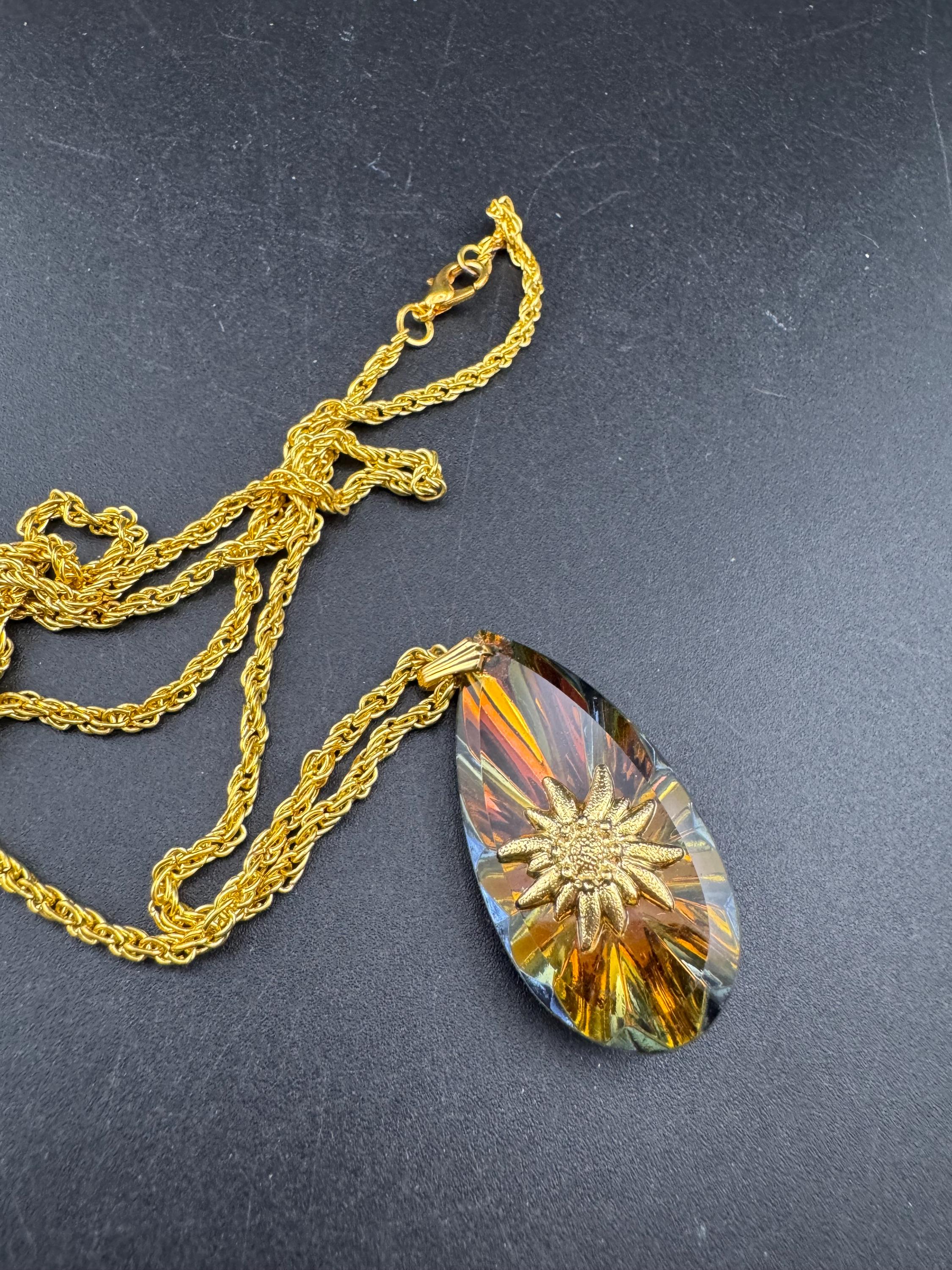 Vintage Gold Tone Teardrop Pendant Necklace: Mystic Topaz Style