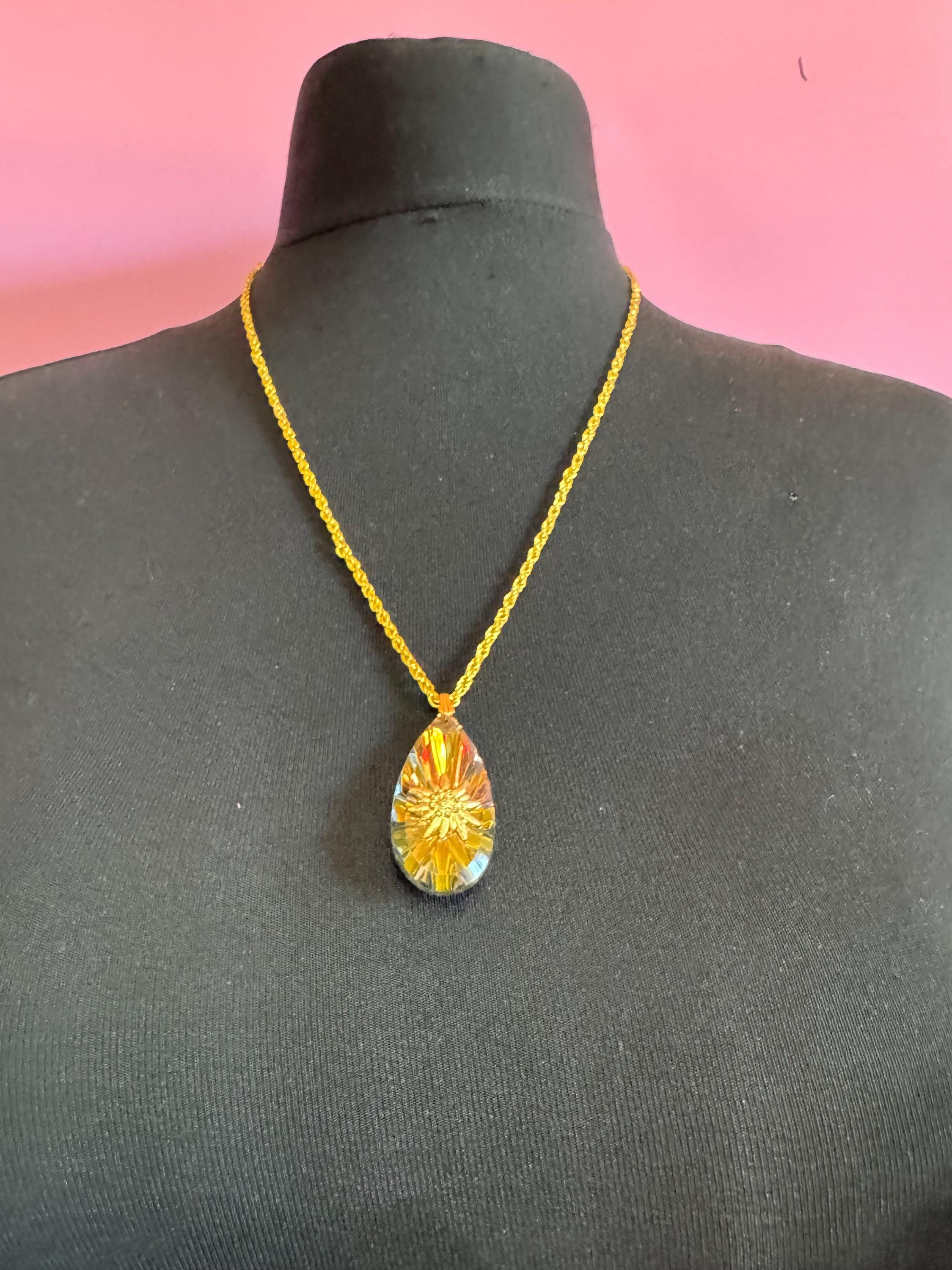 Vintage Gold Tone Teardrop Pendant Necklace: Mystic Topaz Style
