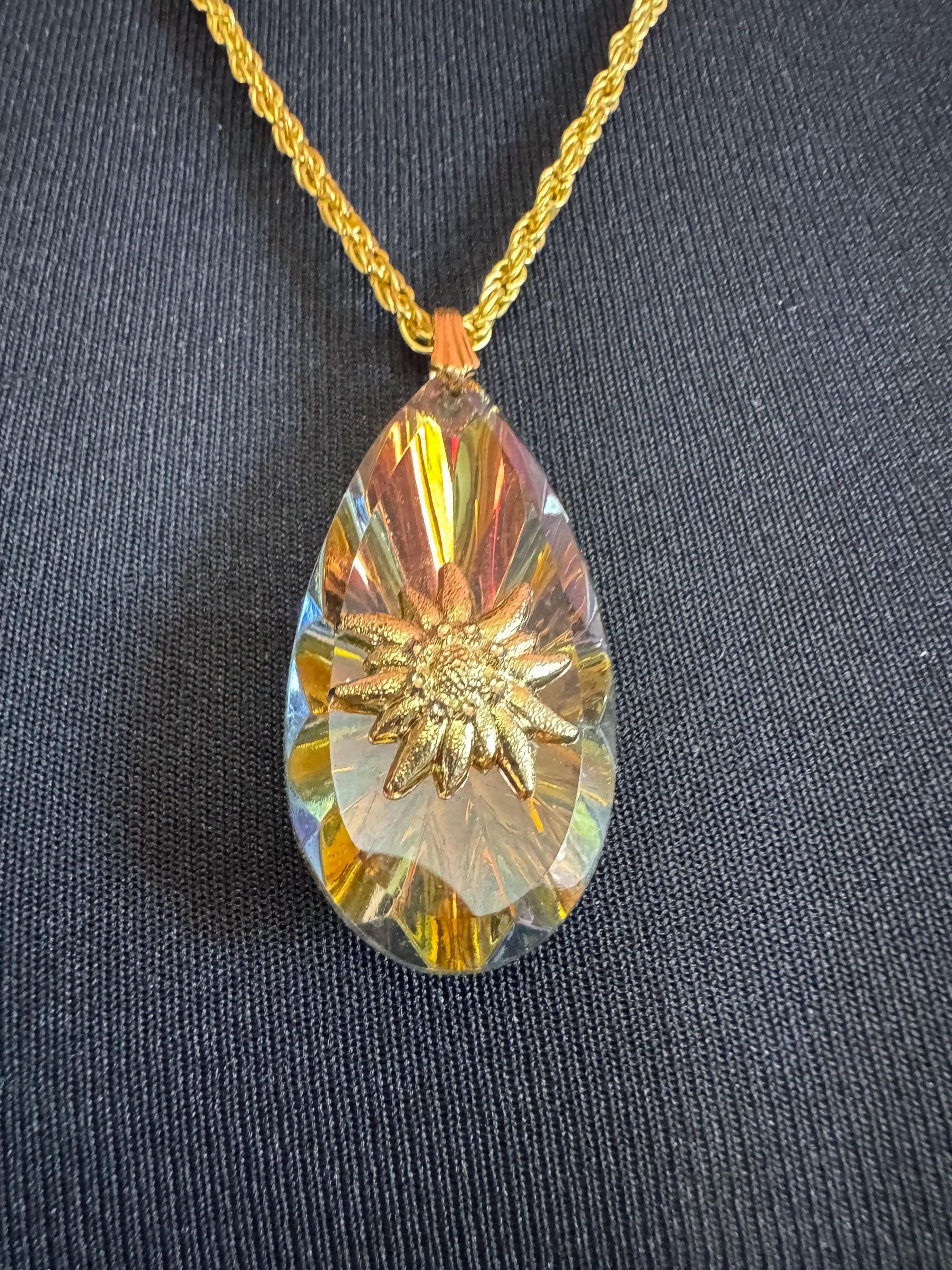 Vintage Gold Tone Teardrop Pendant Necklace: Mystic Topaz Style