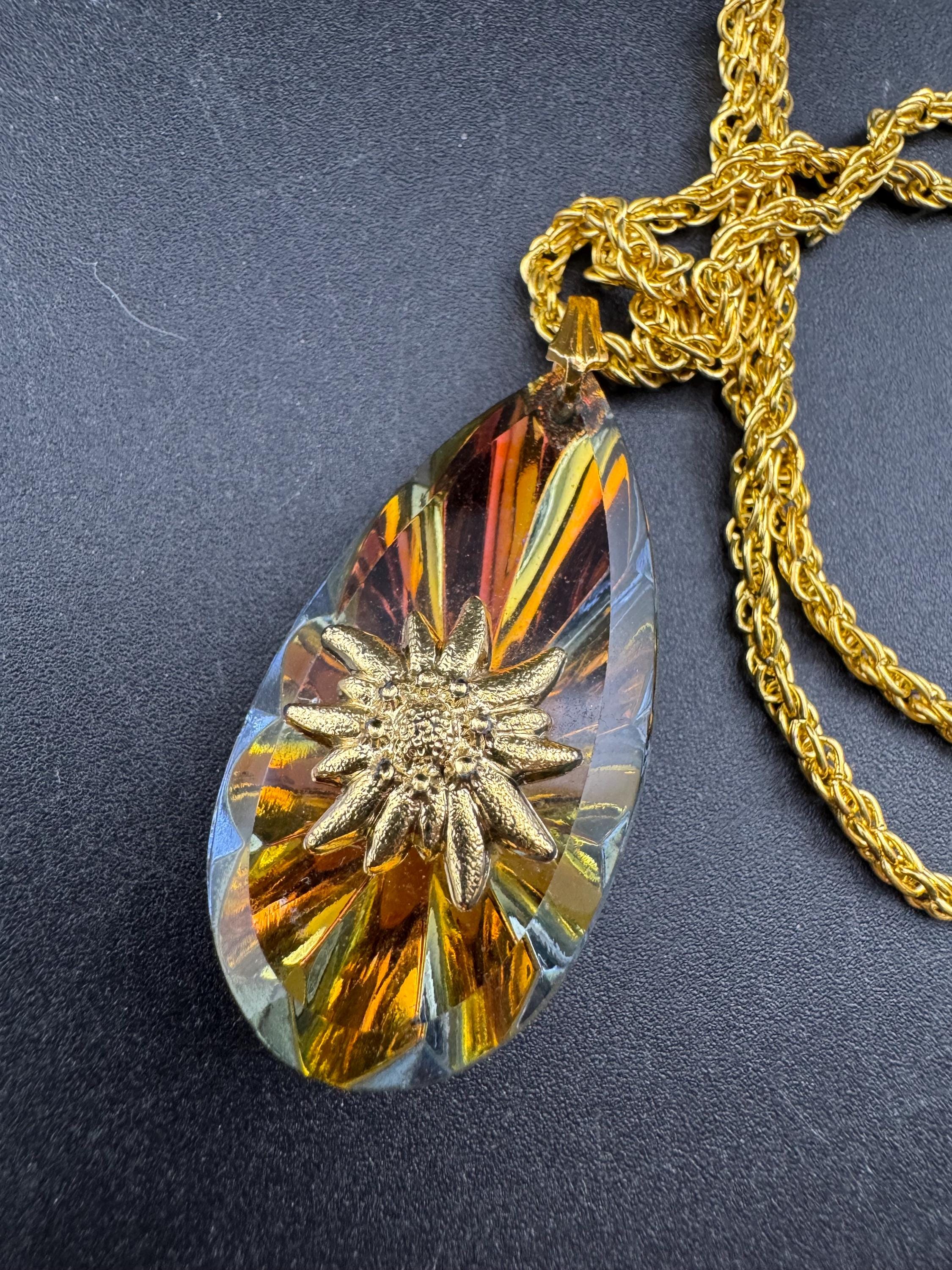 Vintage Gold Tone Teardrop Pendant Necklace: Mystic Topaz Style
