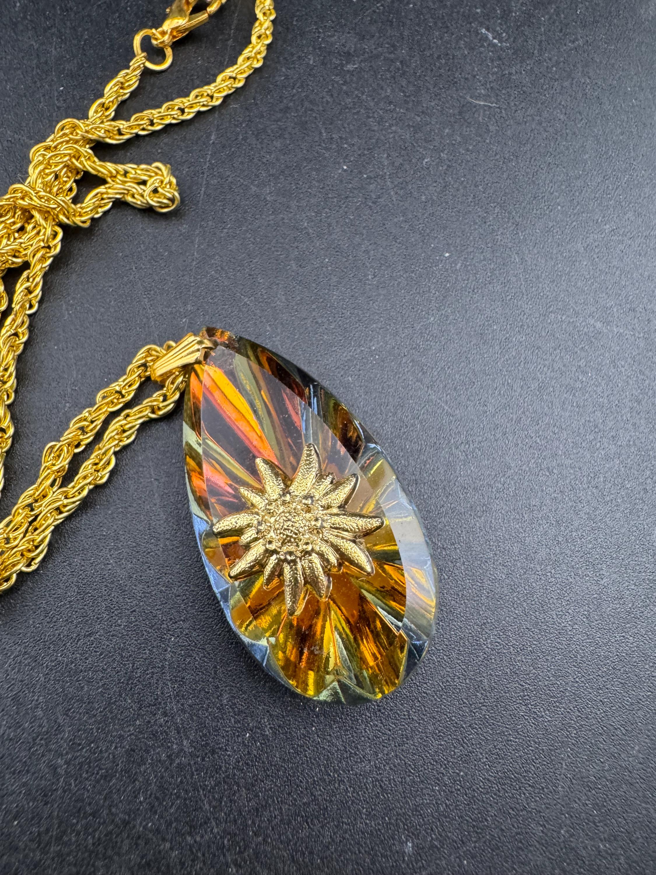 Vintage Gold Tone Teardrop Pendant Necklace: Mystic Topaz Style