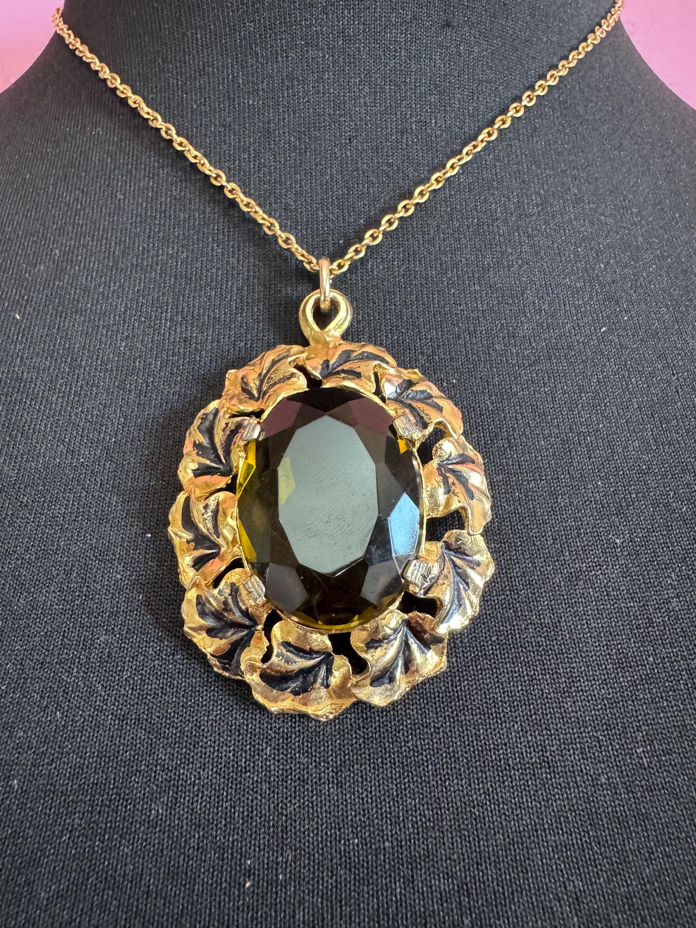 Vintage gold tone orange green faceted Glass oval pendant necklace on 45cm chain