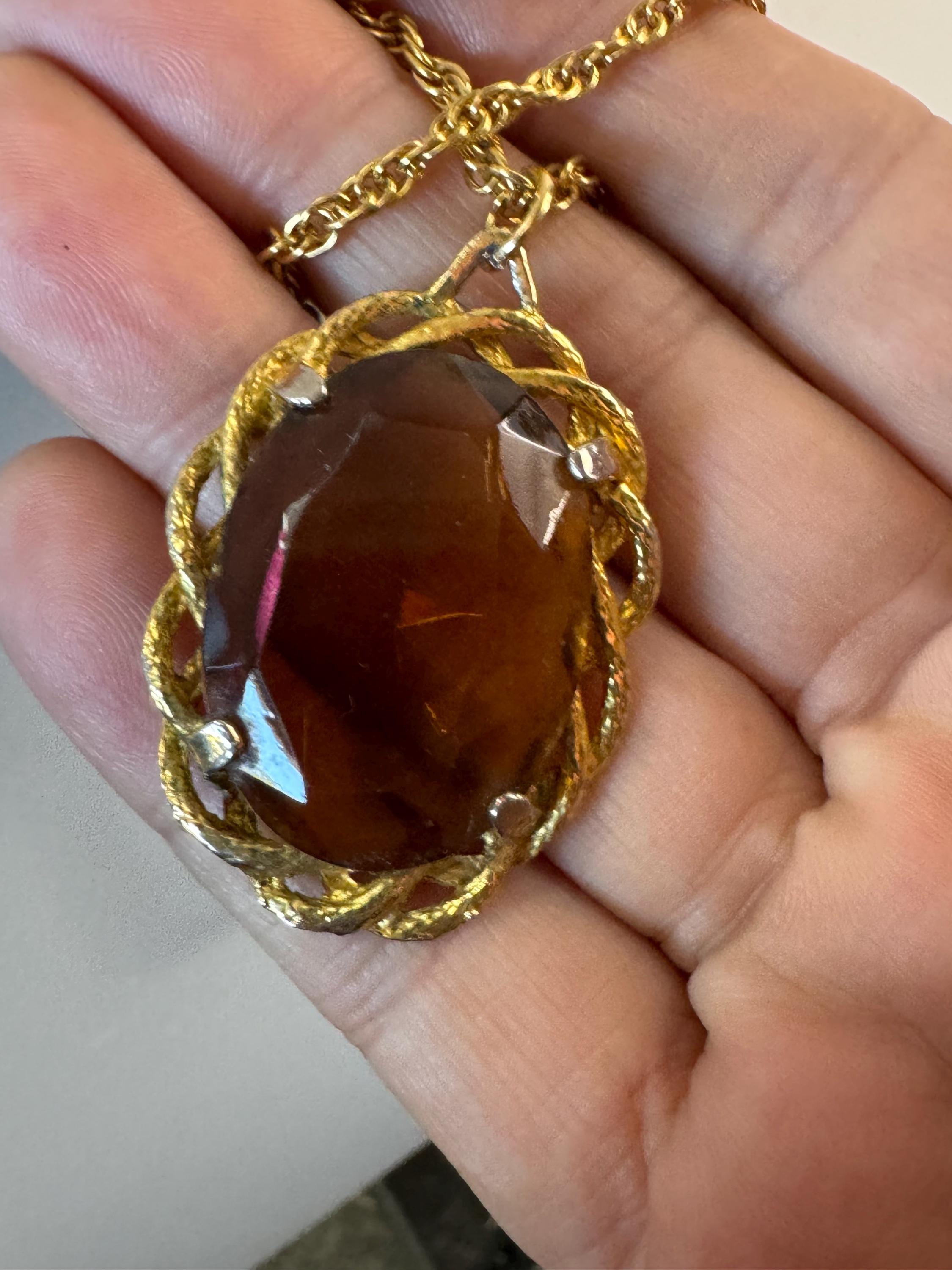 Vintage gold tone brown taupe faceted Glass oval pendant necklace on 48cm chain