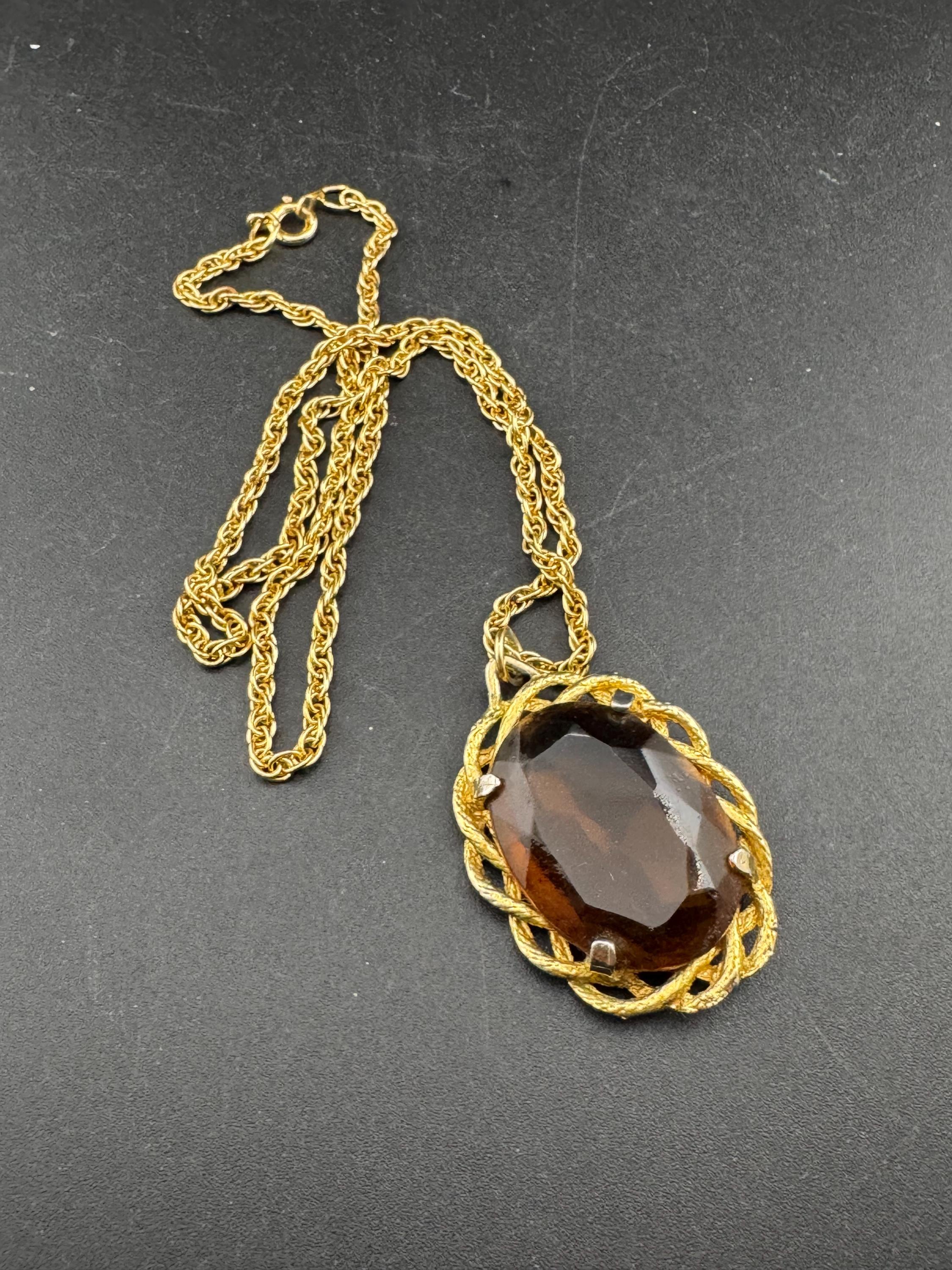 Vintage gold tone brown taupe faceted Glass oval pendant necklace on 48cm chain