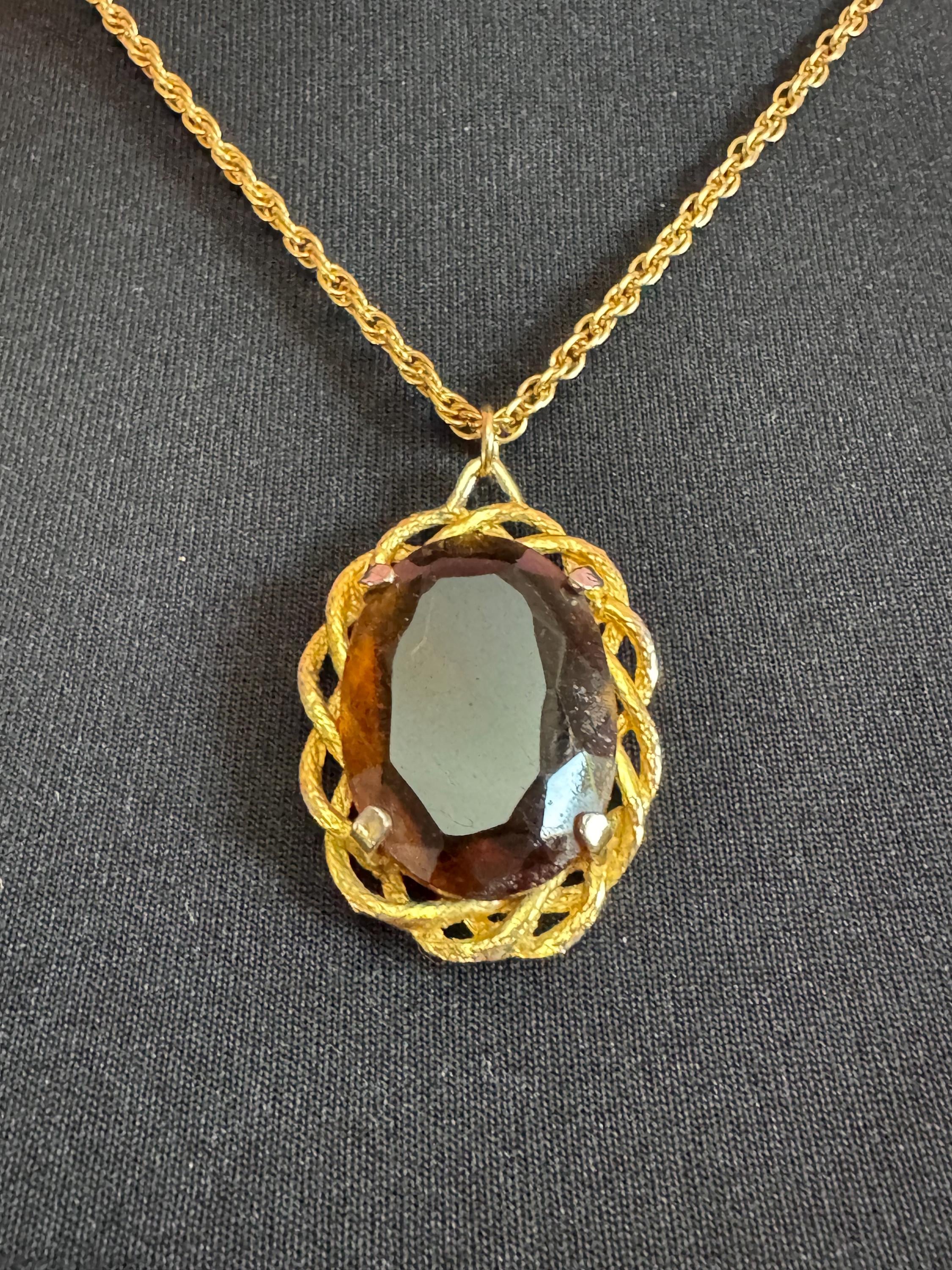 Vintage gold tone brown taupe faceted Glass oval pendant necklace on 48cm chain