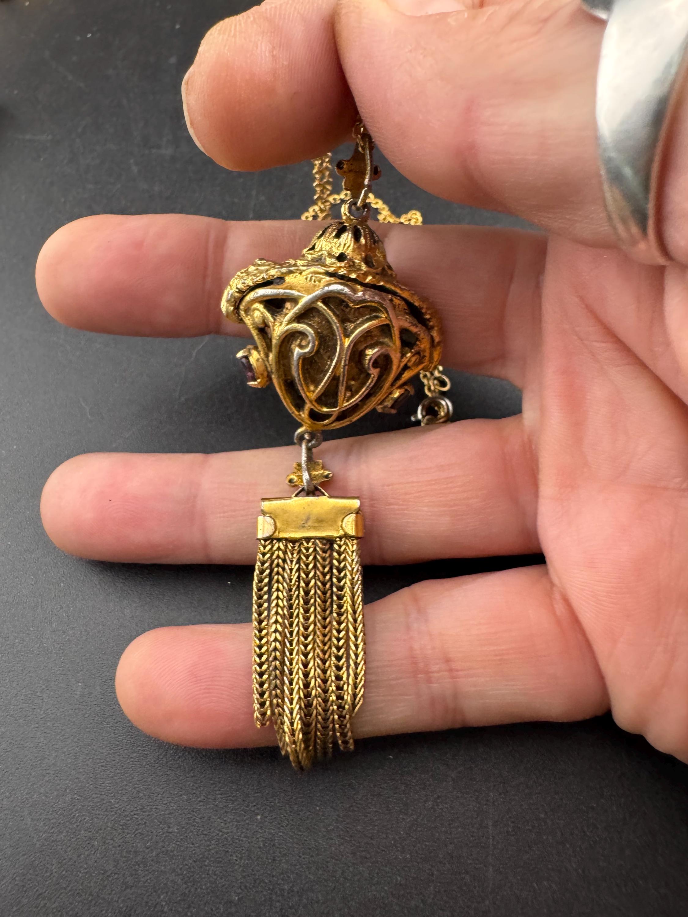 Vintage Gold Tone ornate amethyst tassel Pendant Necklace, Purple rhinestones