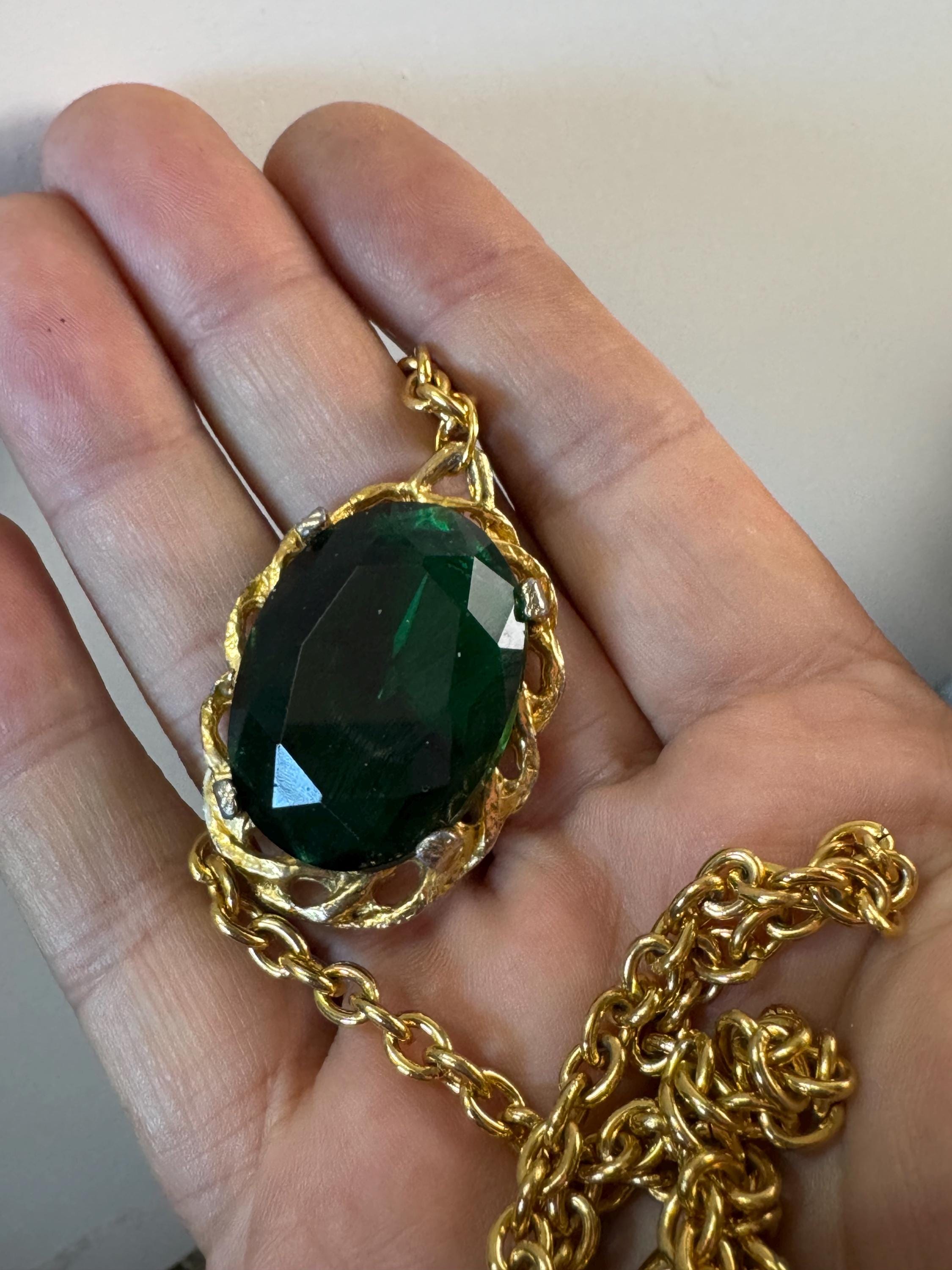 Emerald green oval glass pendant necklace mid century Vintage Modernist gold tone metal
