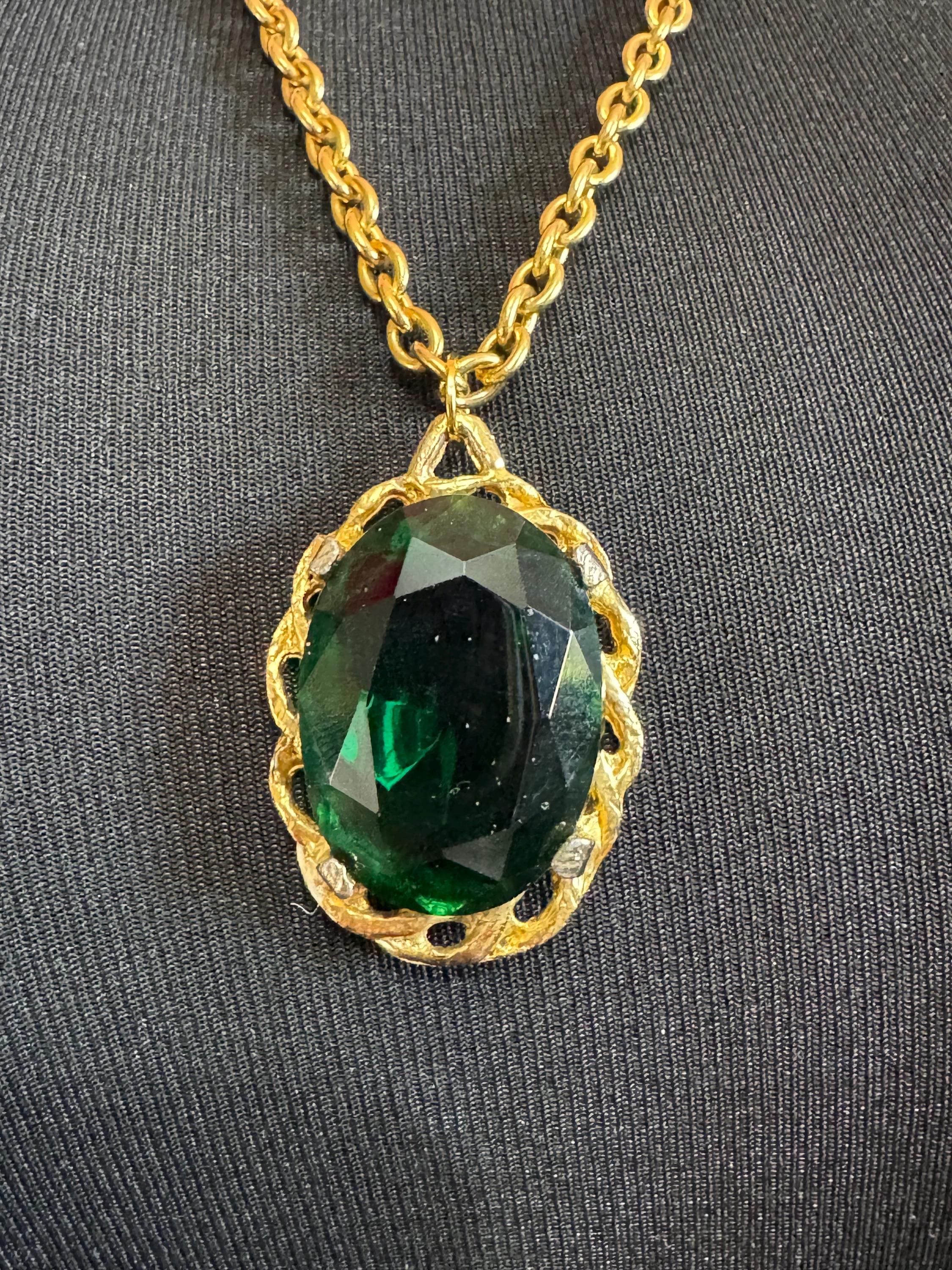 Emerald green oval glass pendant necklace mid century Vintage Modernist gold tone metal