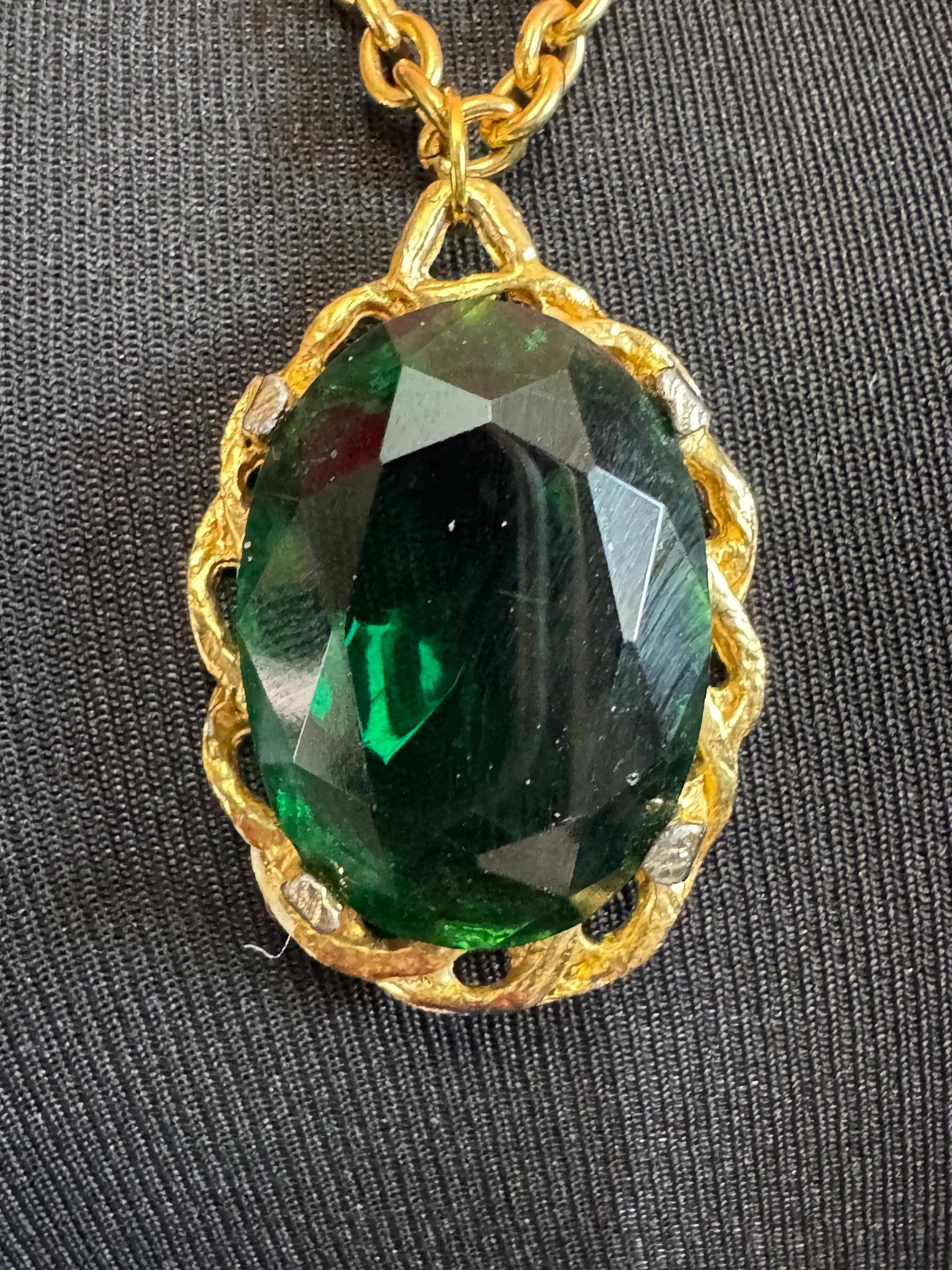 Emerald green oval glass pendant necklace mid century Vintage Modernist gold tone metal