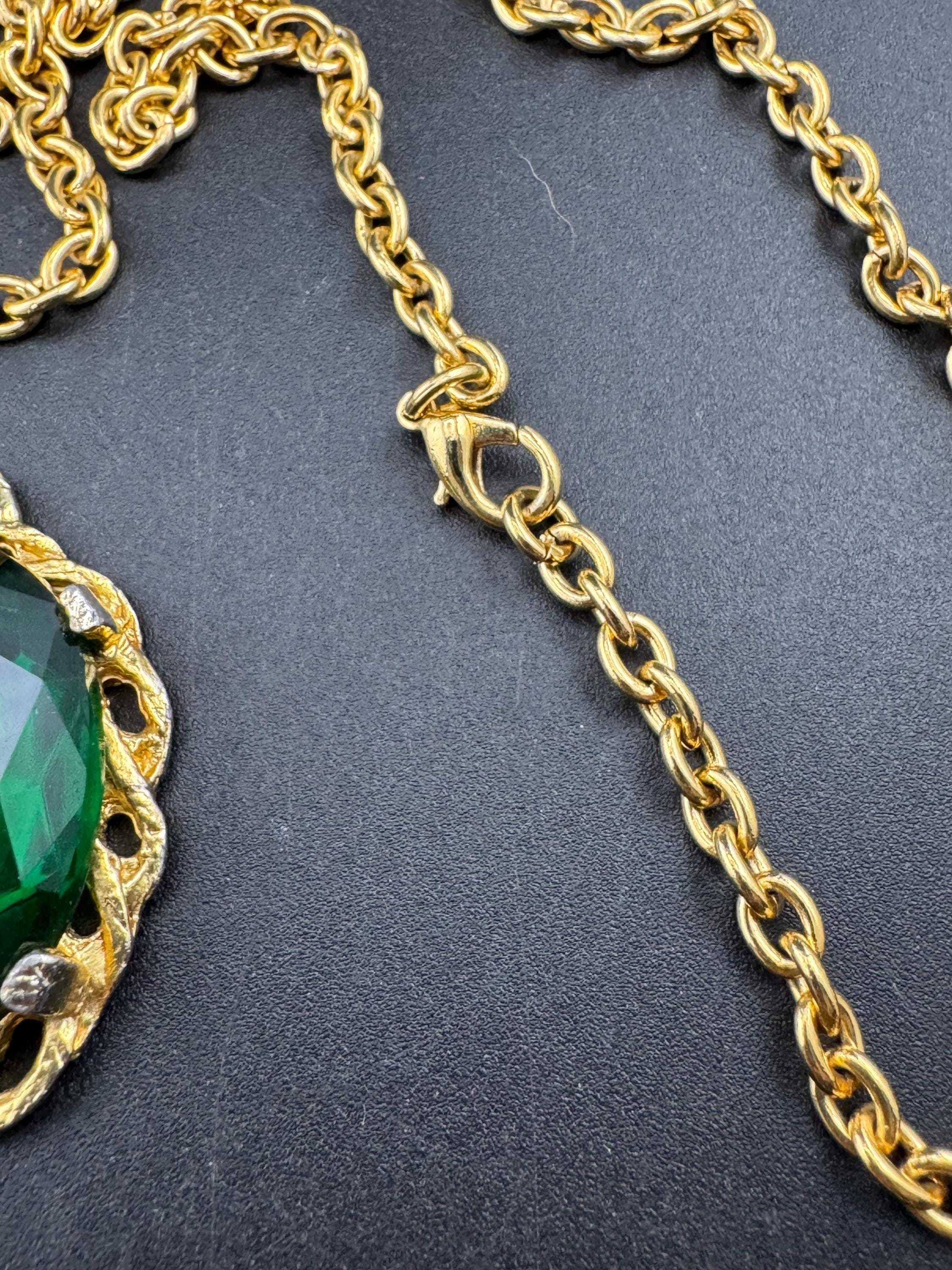 Emerald green oval glass pendant necklace mid century Vintage Modernist gold tone metal