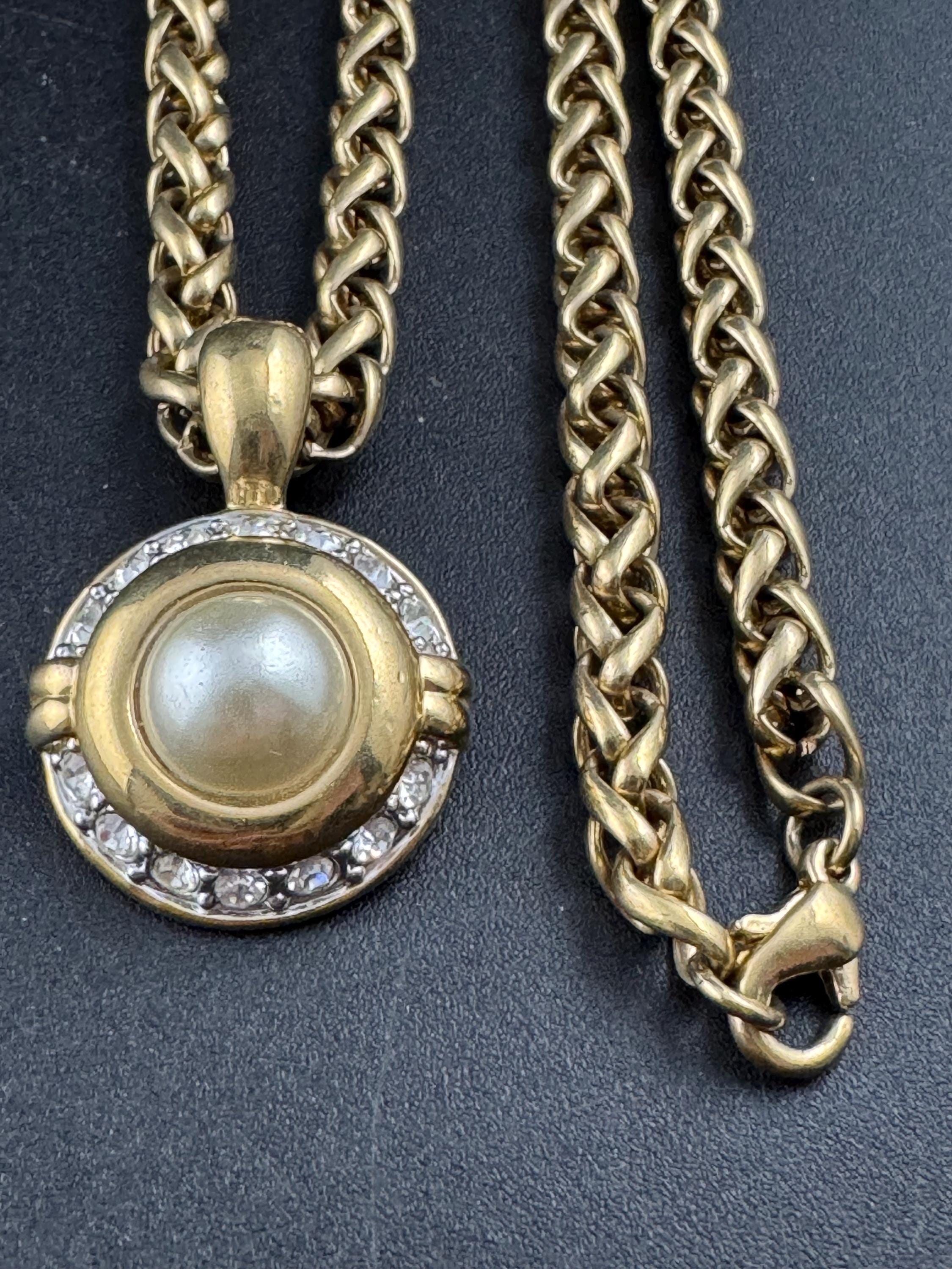 Vintage pearl crystal pendant on a wheat chain necklace,  5mm thick 46cm