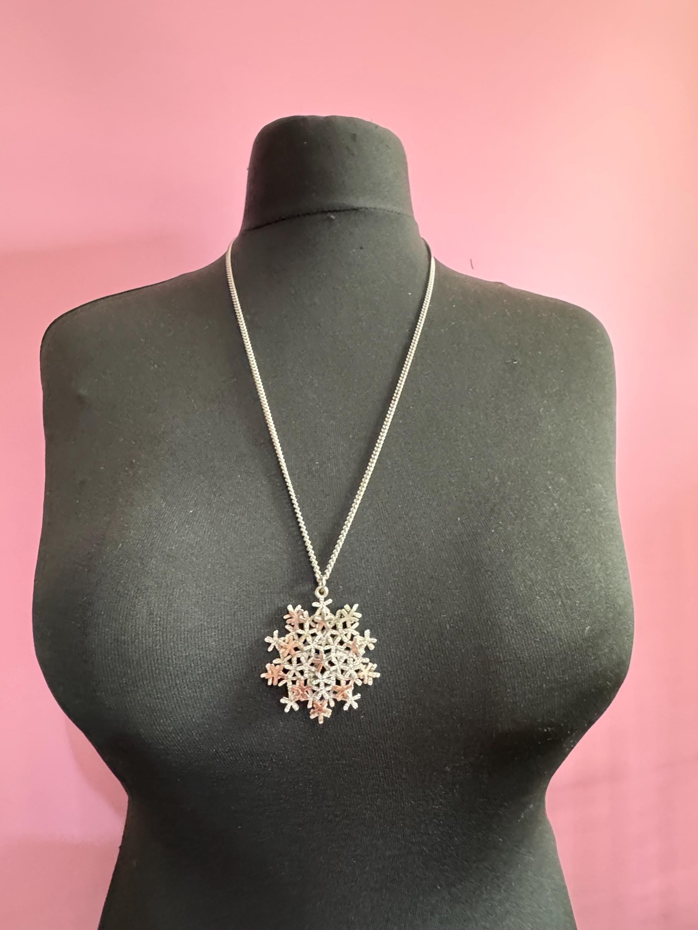 Vintage Modernist brutalist snowflake pendant necklace , 1970s