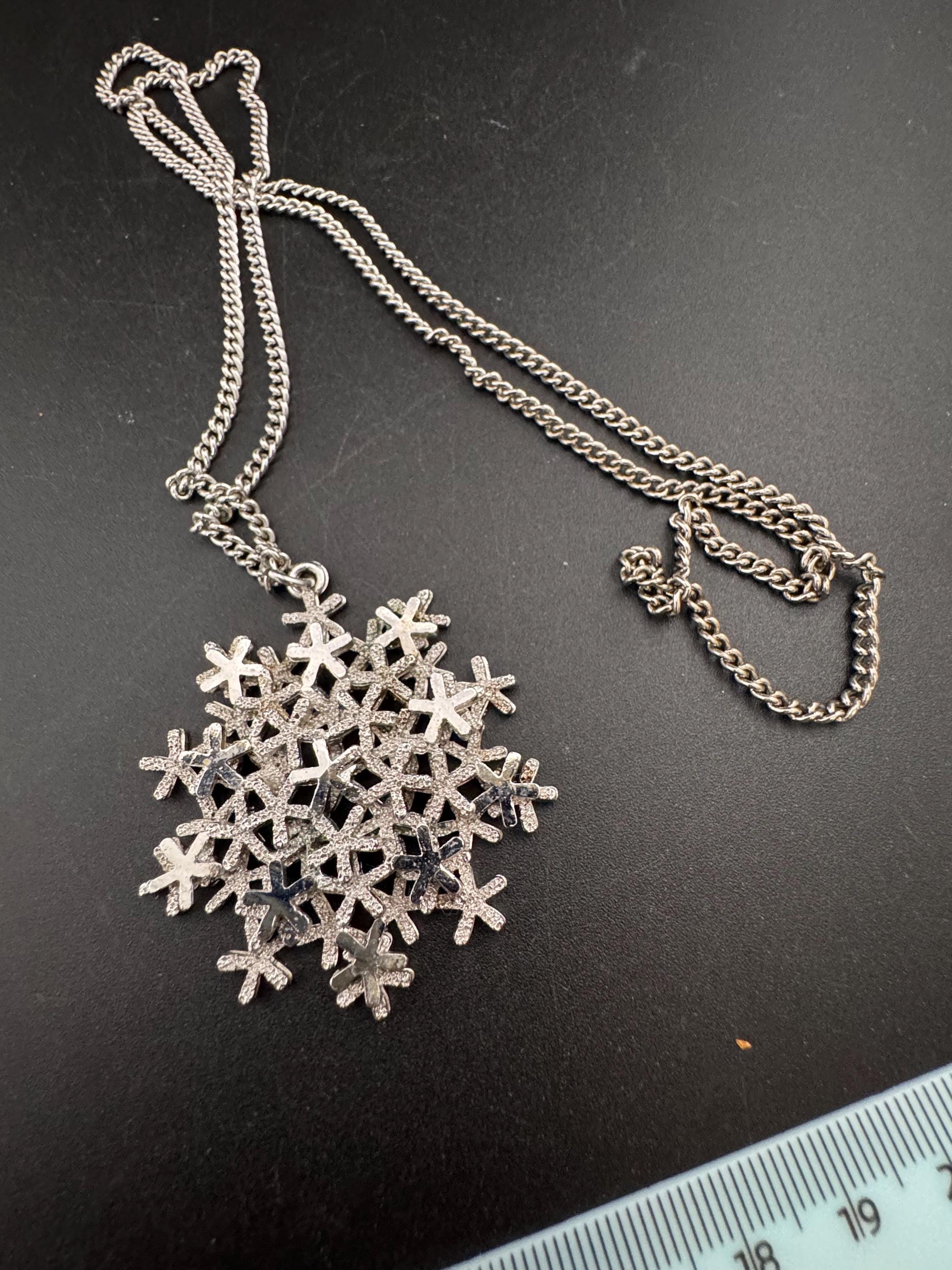 Vintage Modernist brutalist snowflake pendant necklace , 1970s