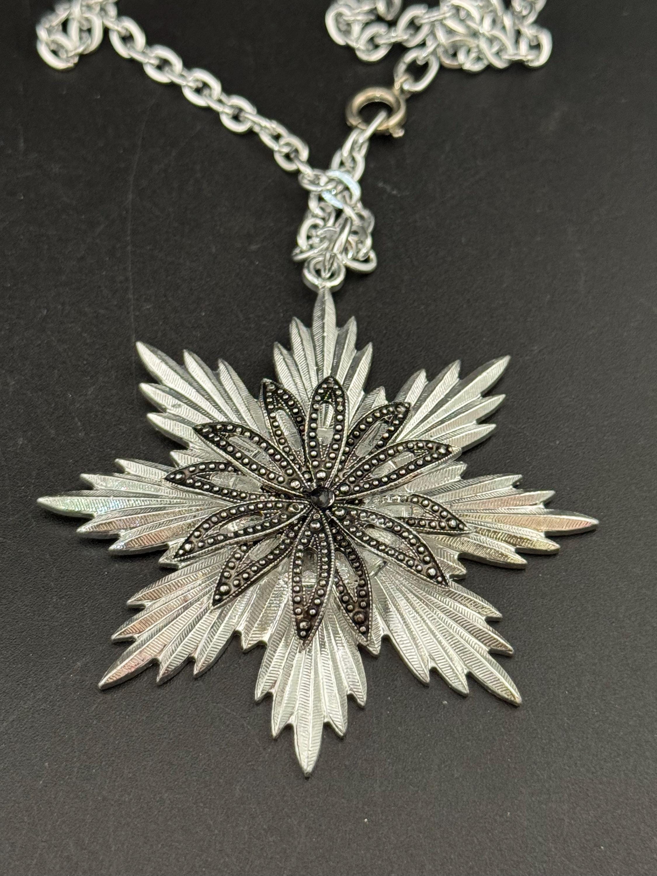 Vintage Eloxal aluminium Modernist snowflake pendant necklace , 1970s