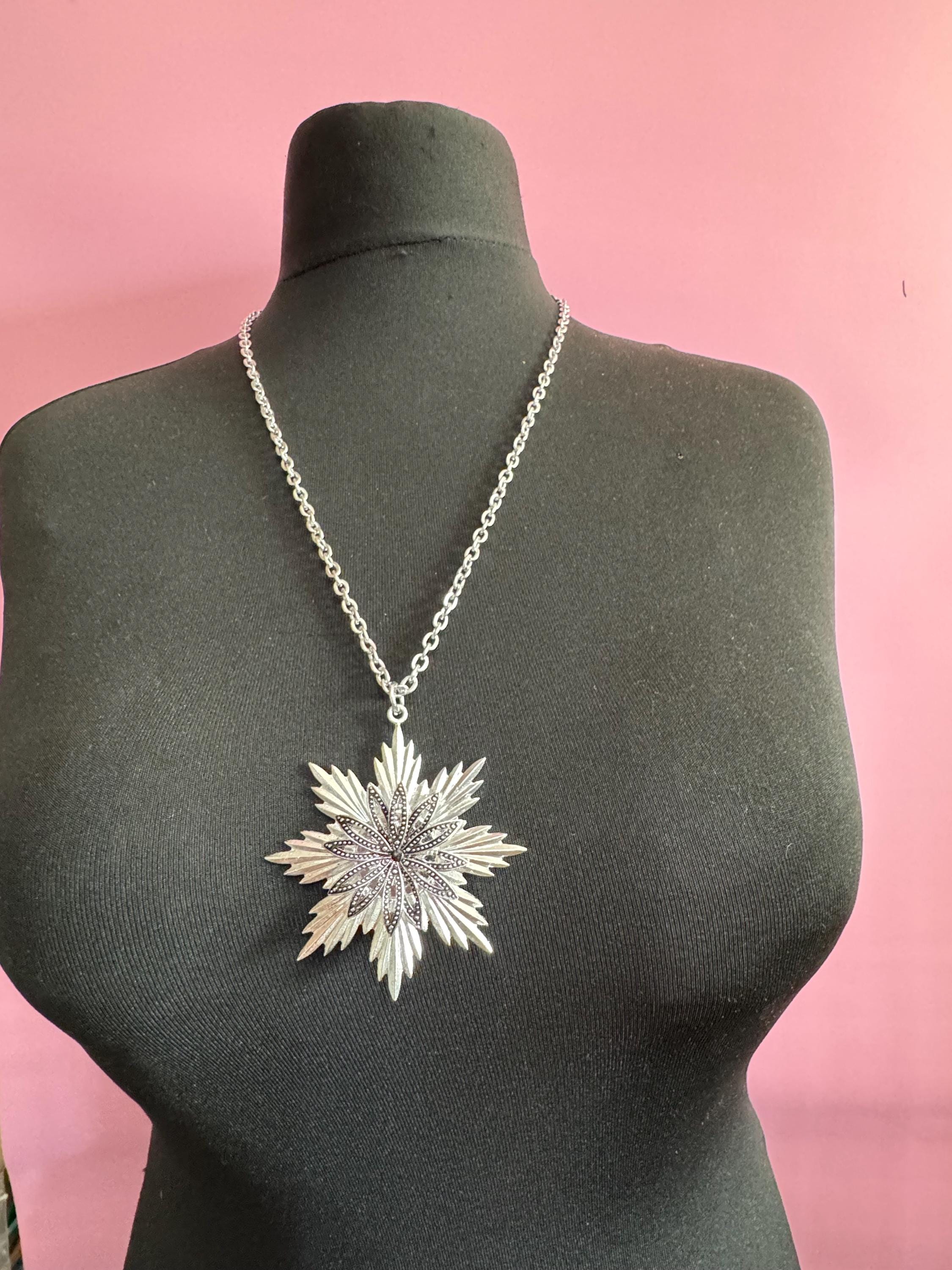 Vintage Eloxal aluminium Modernist snowflake pendant necklace , 1970s