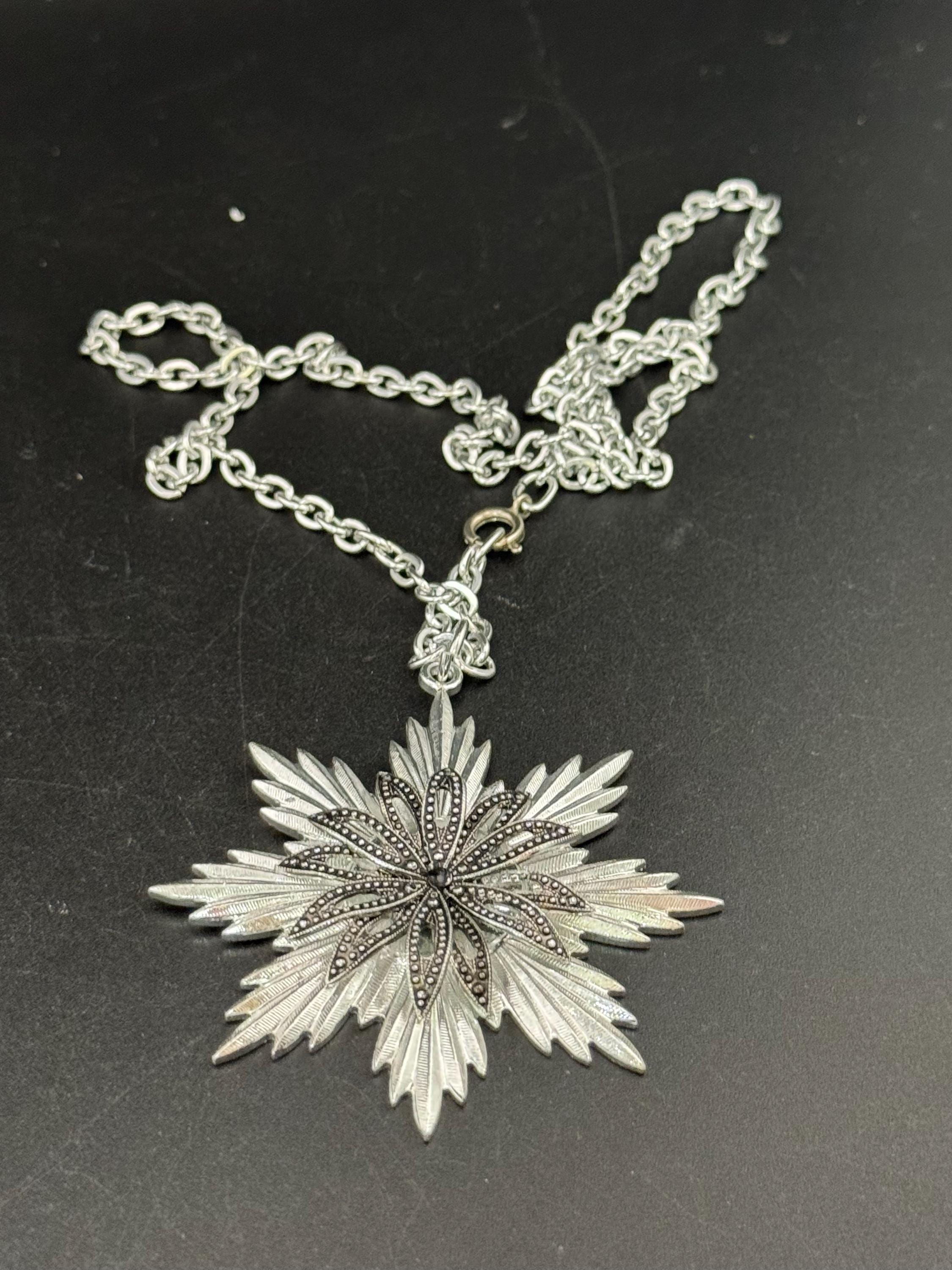Vintage Eloxal aluminium Modernist snowflake pendant necklace , 1970s