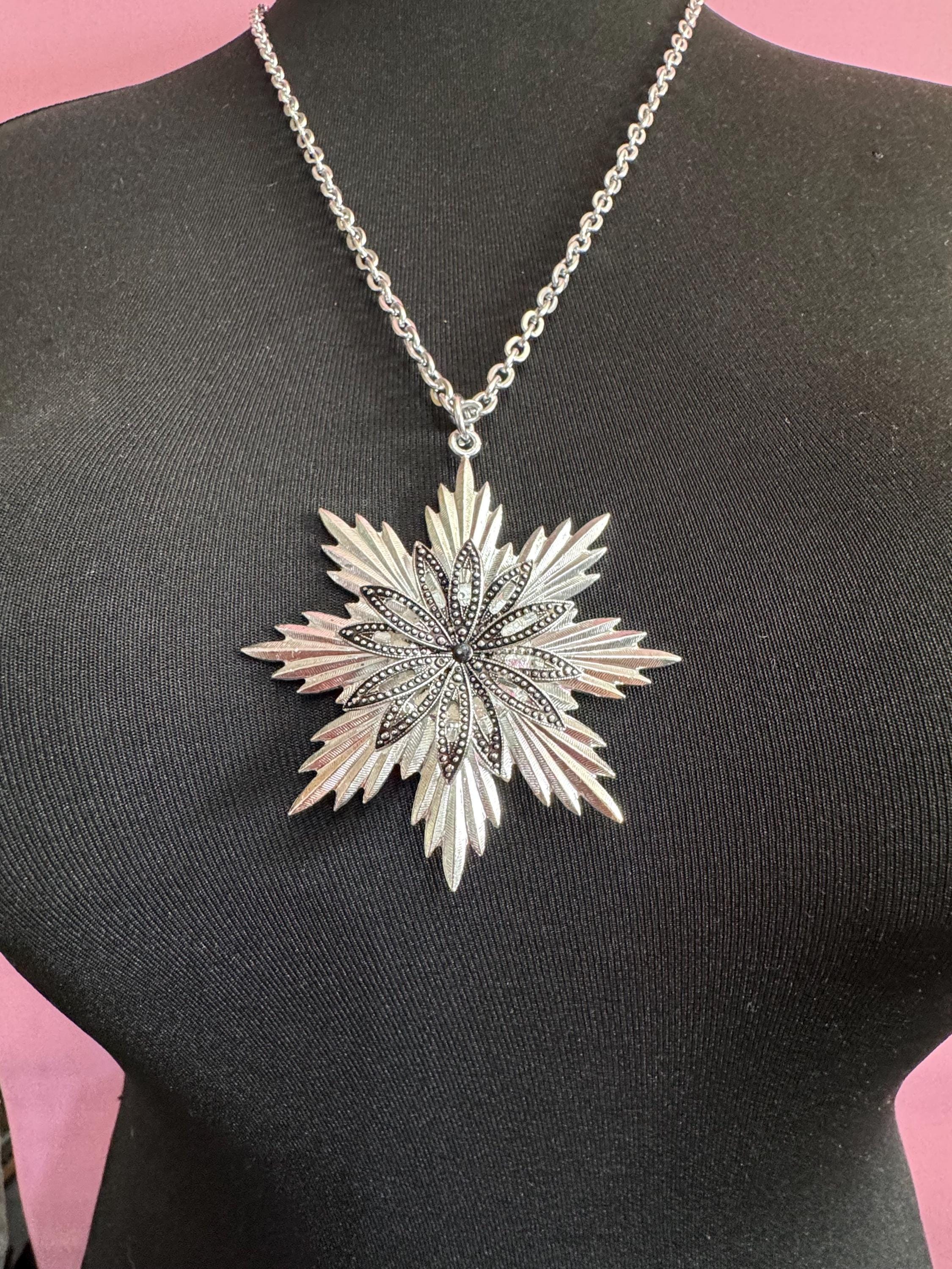 Vintage Eloxal aluminium Modernist snowflake pendant necklace , 1970s