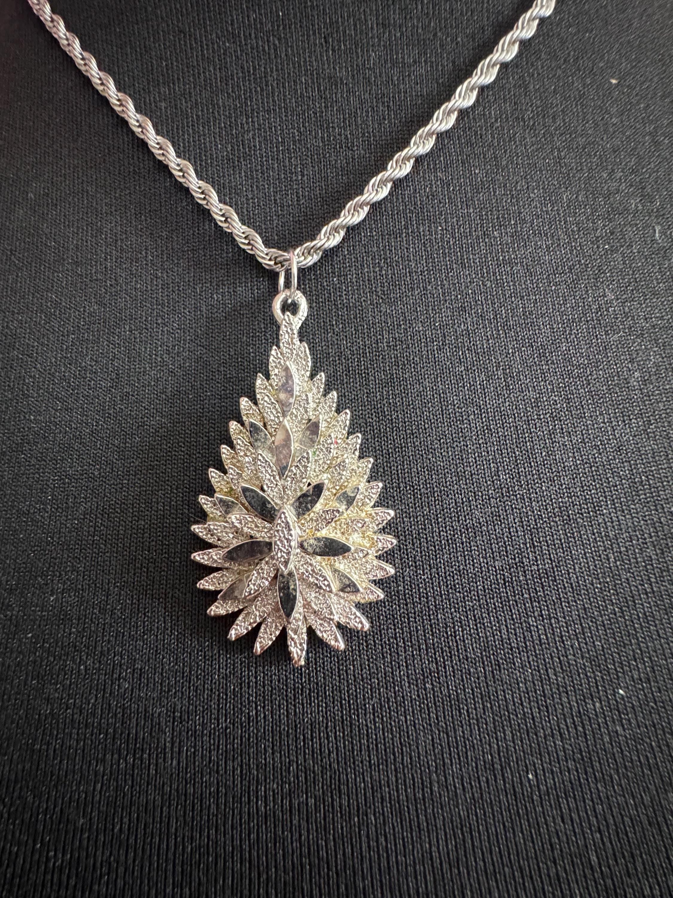 Vintage modernist brutalist Teardrop pendant necklace 1970s