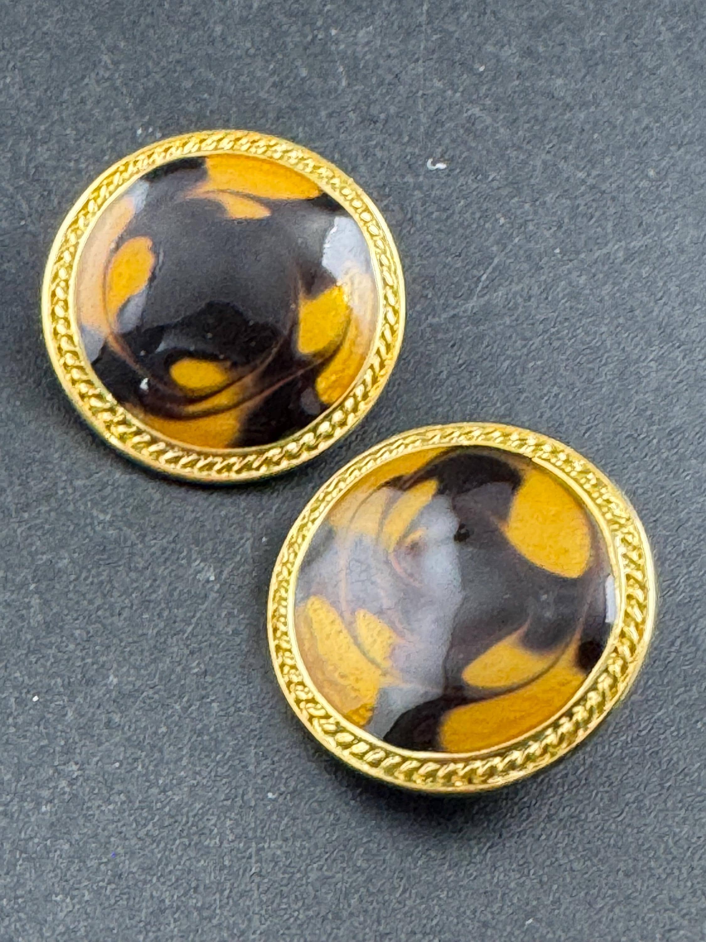 Vintage brown and tan enamel disc clip on earrings, gold tone 2.5cm
