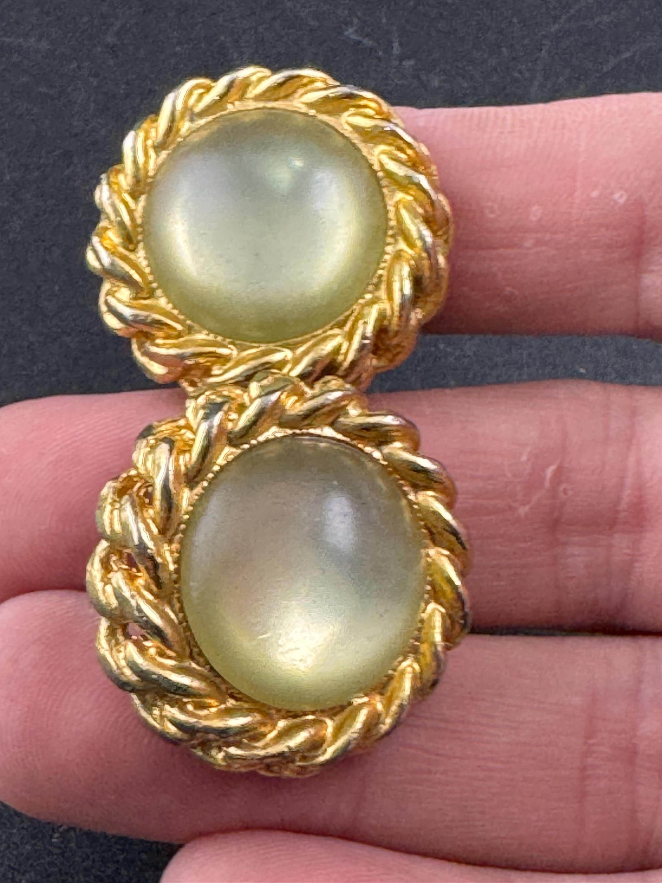 Vintage Chain link rope edge round light green acrylic dome clip on earrings