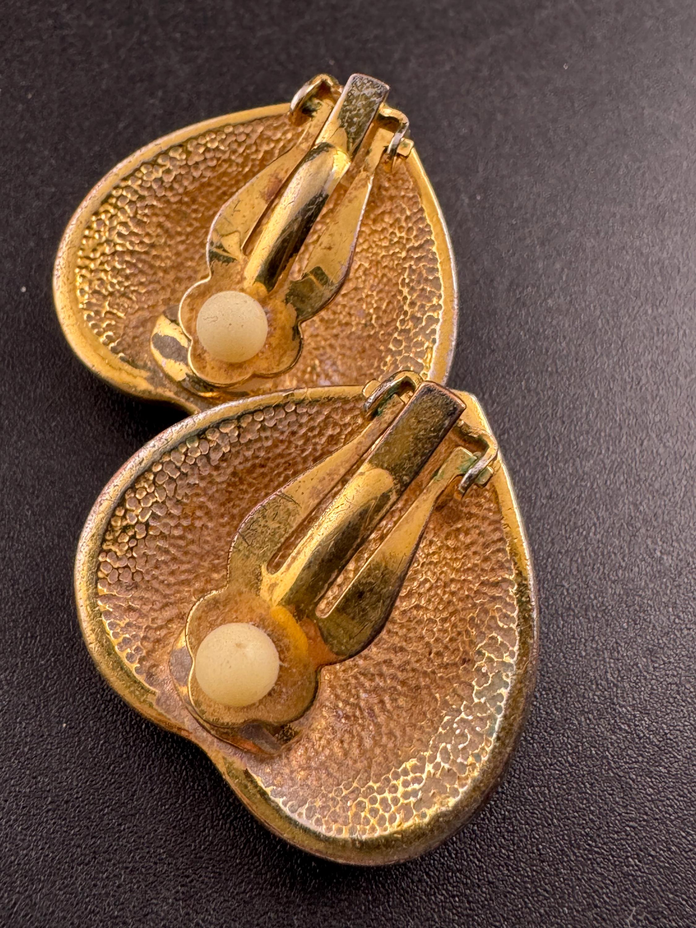 Vintage 1980s clear Crystal Heart oversized clip on Earrings:  gold Tone