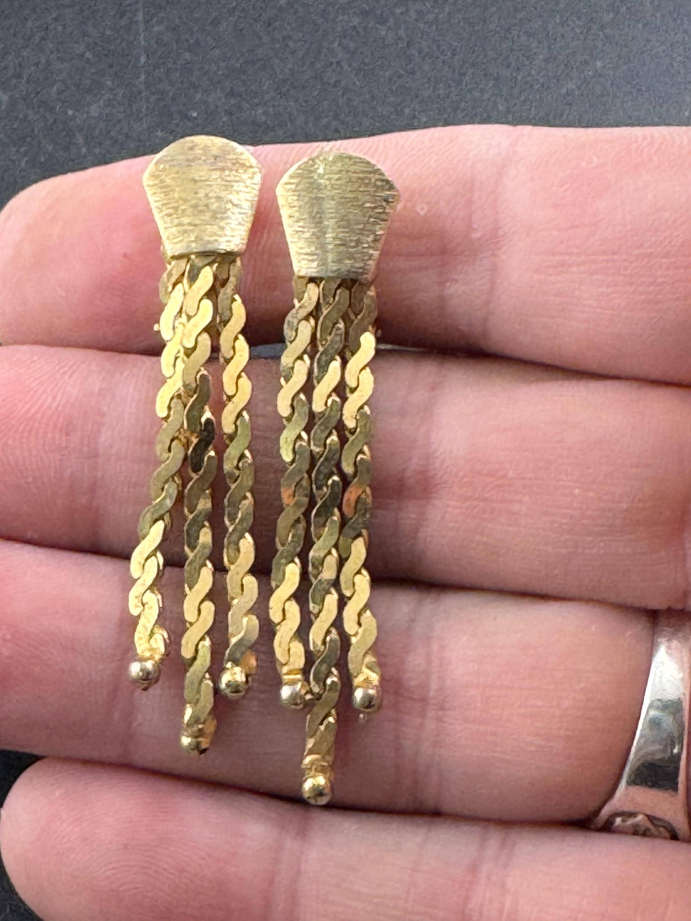 4.5cm Vintage serpentine chain tassel clip on earrings, brushed gold tone