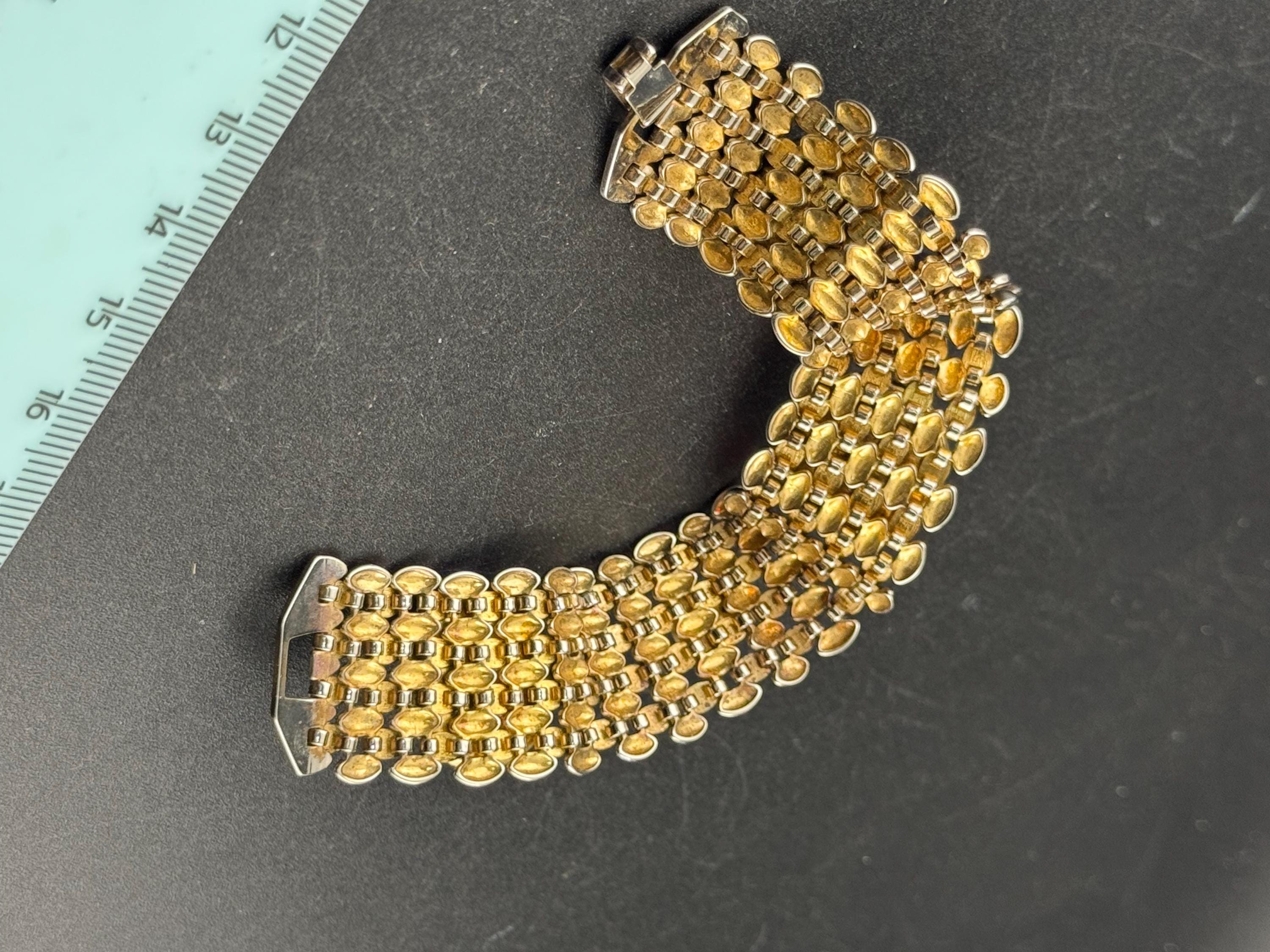 Red green blue purple cabochon gold tone wide panther link chain bracelet