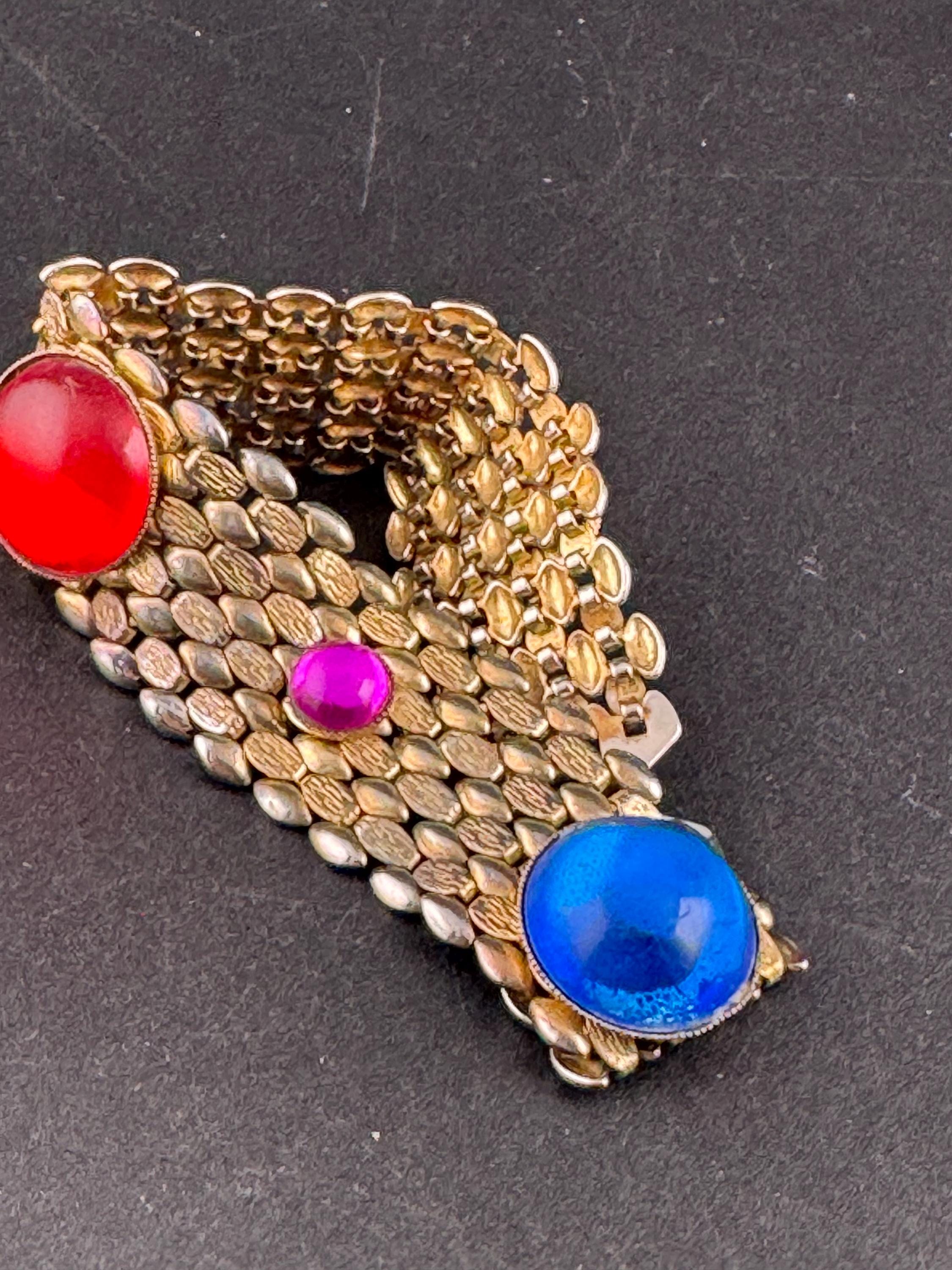 Red green blue purple cabochon gold tone wide panther link chain bracelet