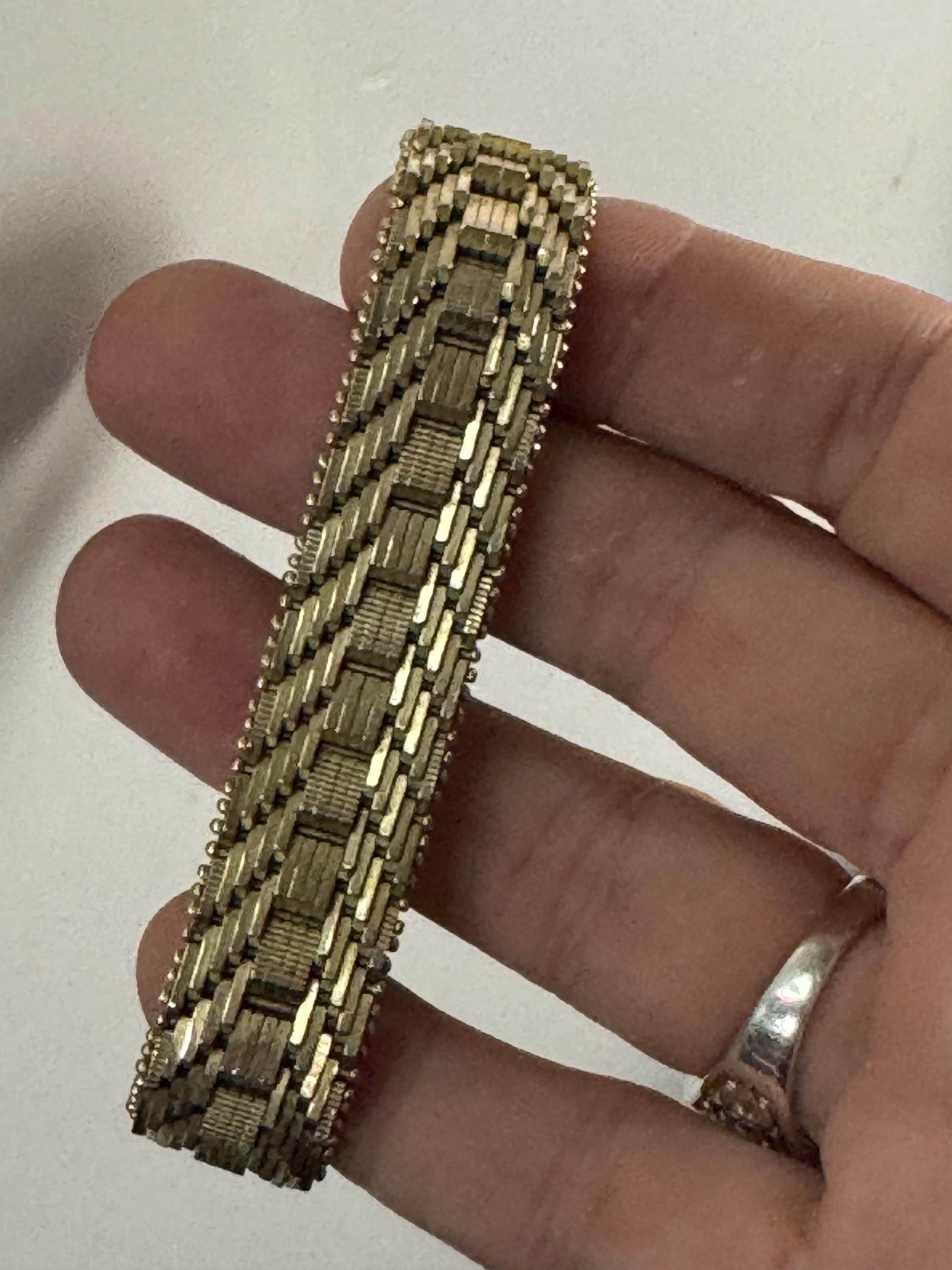 1970s Italian woven mesh gold plated textured flat bracelet