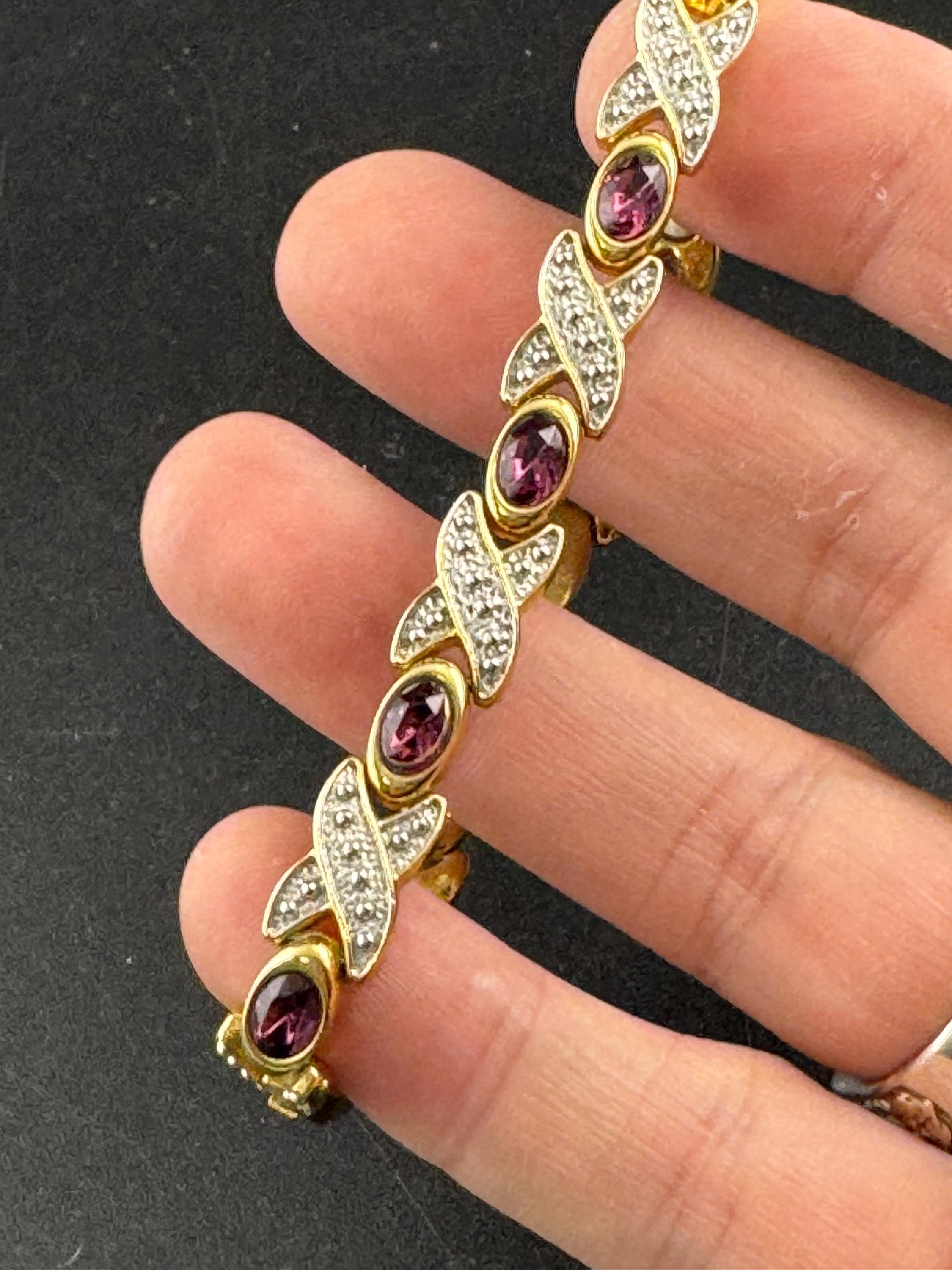 retro gold tone XO faux amethyst cabochon bracelet 19cm