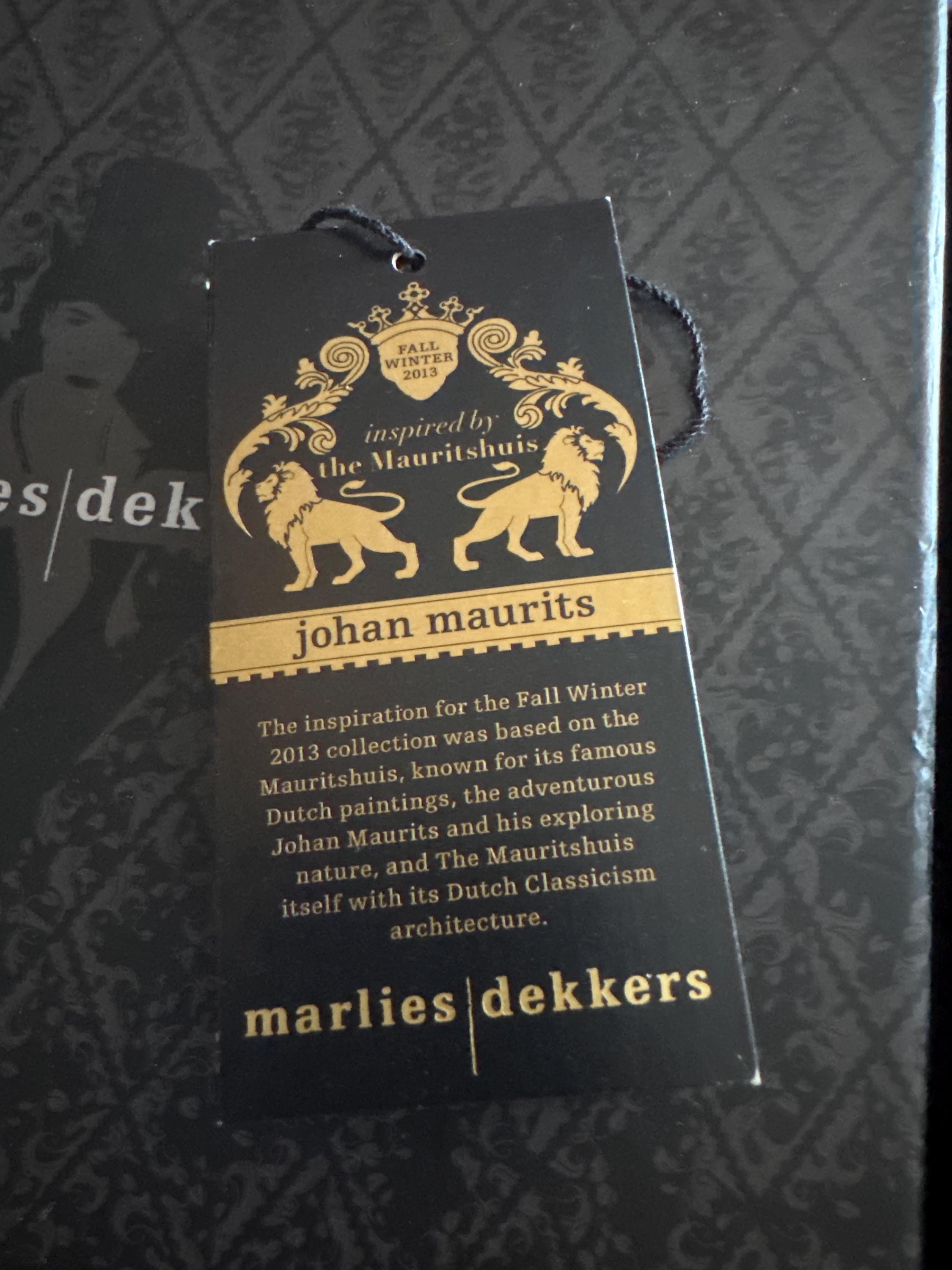 Designer Marlies Dekkers gun metal elephant bib necklace, Johan Maurits