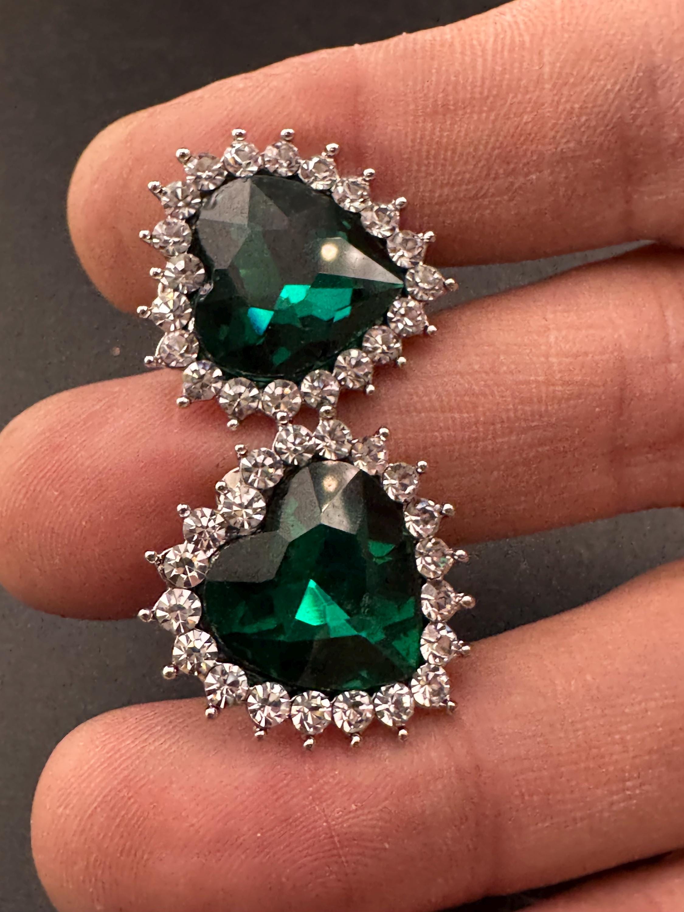 Retro love heart emerald green  diamanté Clip On Earrings, Silver Tone 2cm