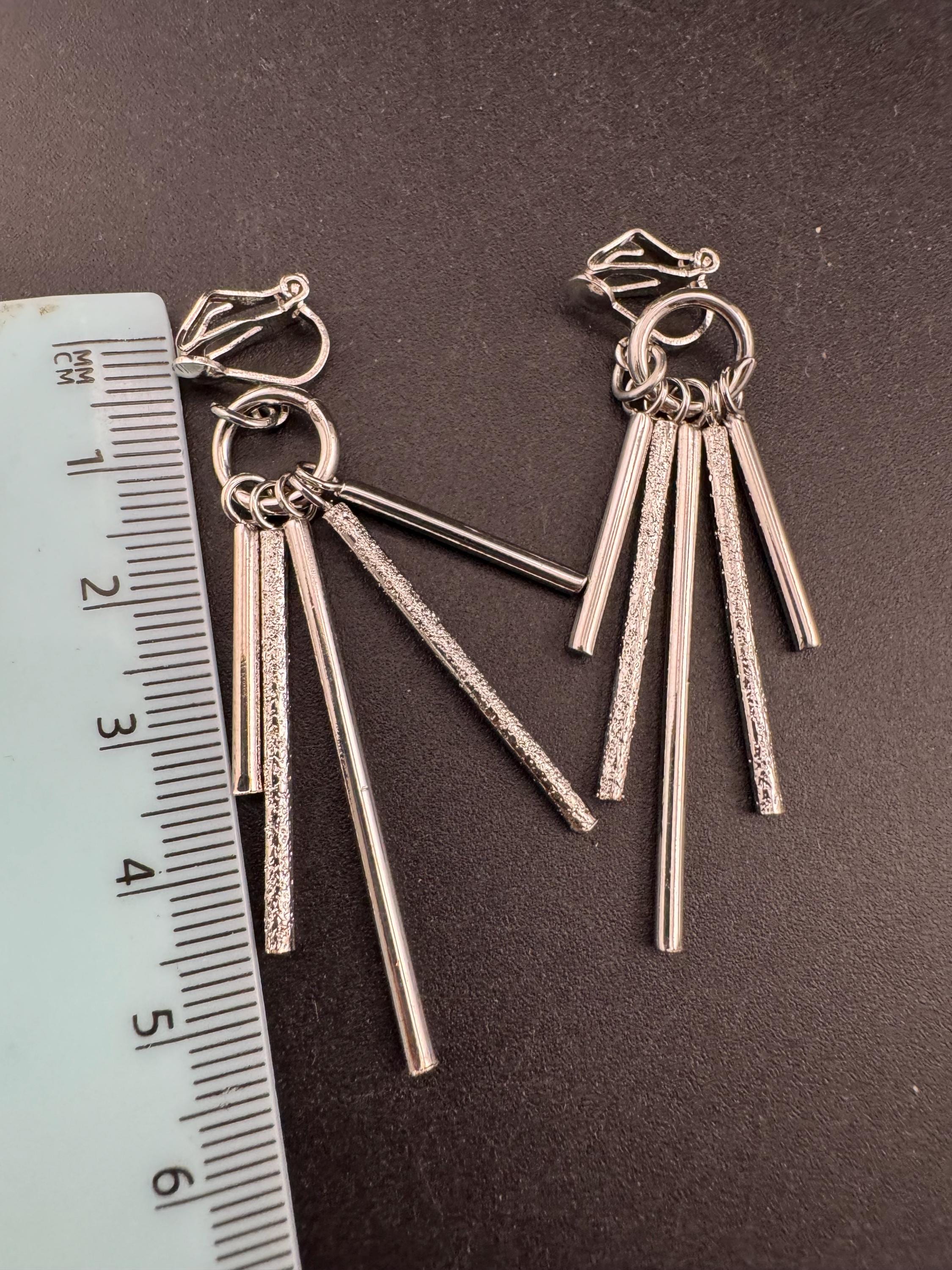 Retro modernist long dangly tassel drop earrings, clip on silver tone