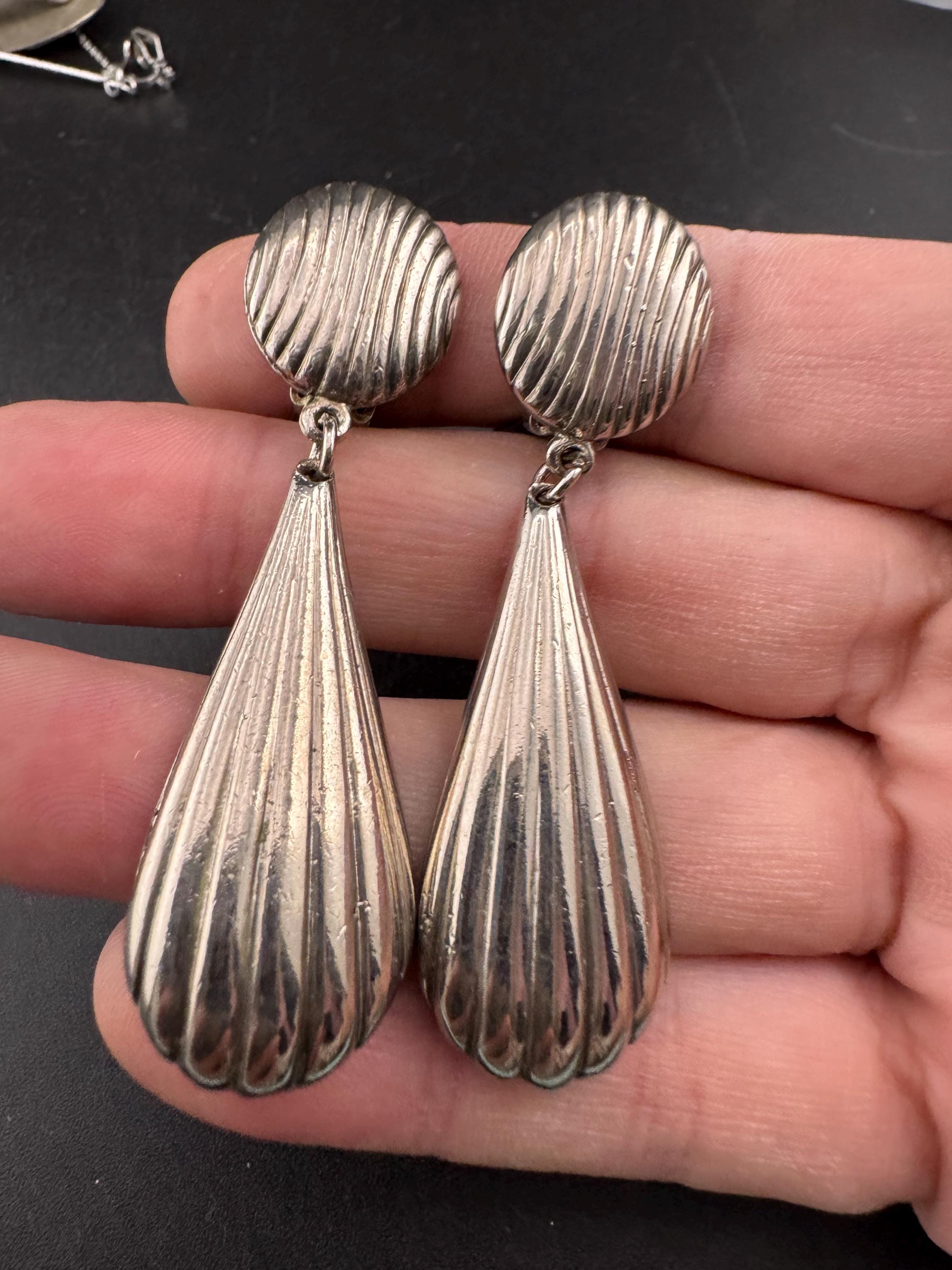 vintage oversized 6cm teardrop dangly clip on earrings metal