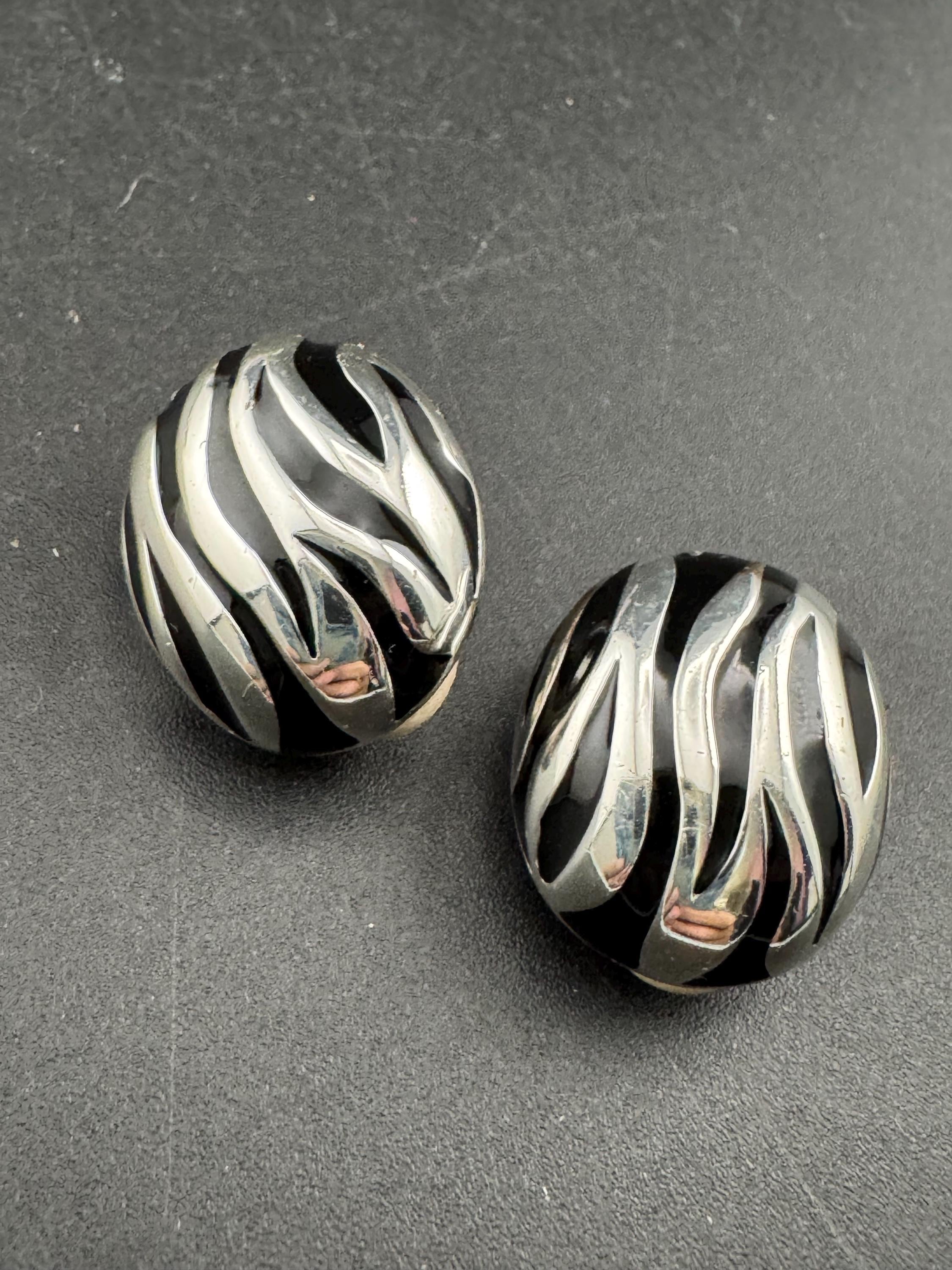 Vintage silver and black enamel Oval button clip on earrings 2.5cm