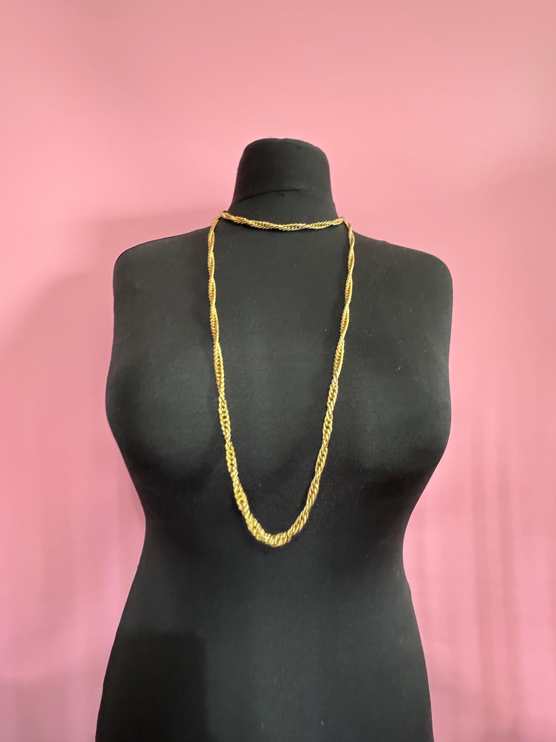 Signed TRIFARI long rope twisted layering chain necklace 140cm, flapper length gold plated