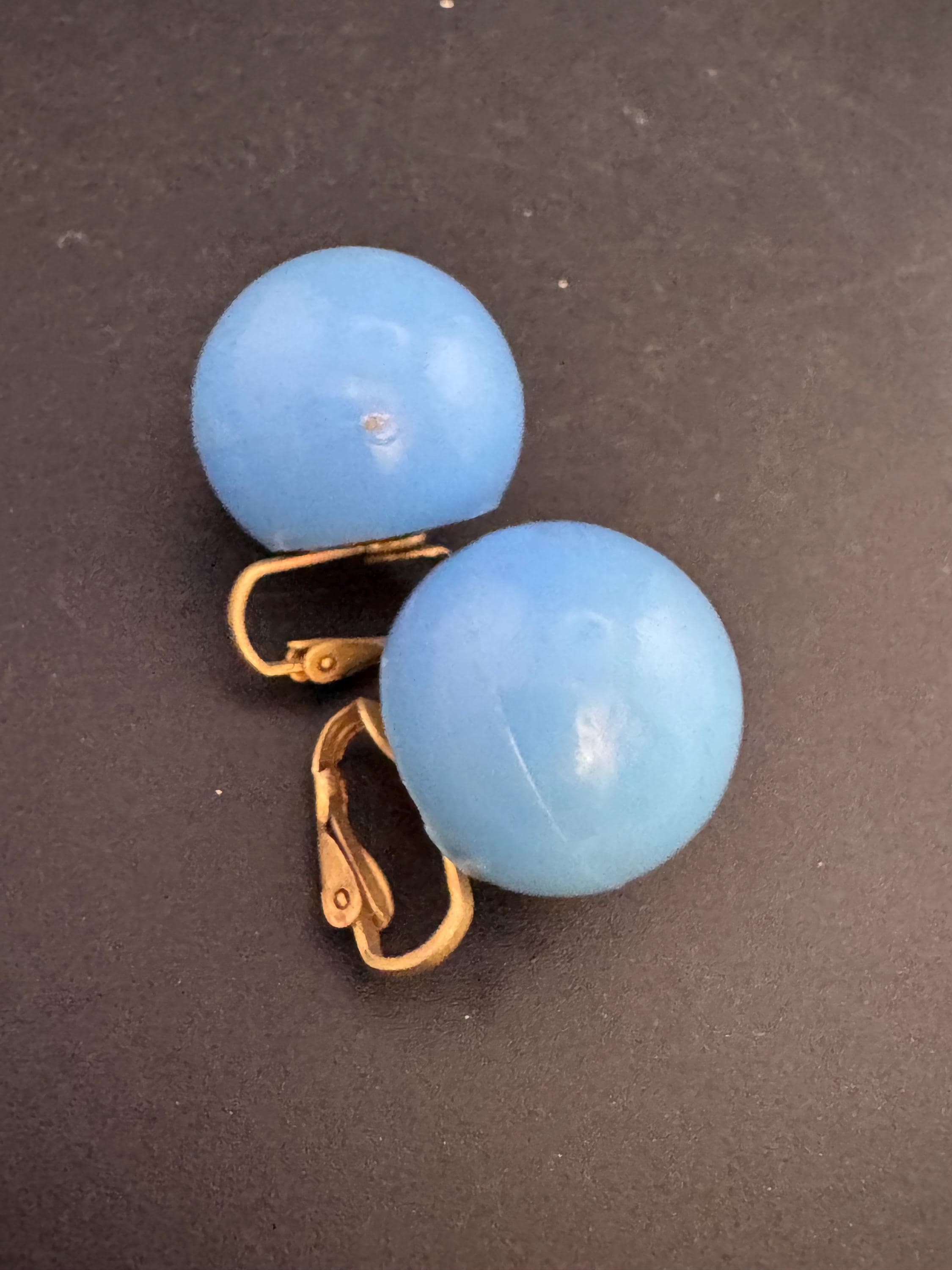 Vintage 2cm round mid blue plastic ball clip on earrings 1960s