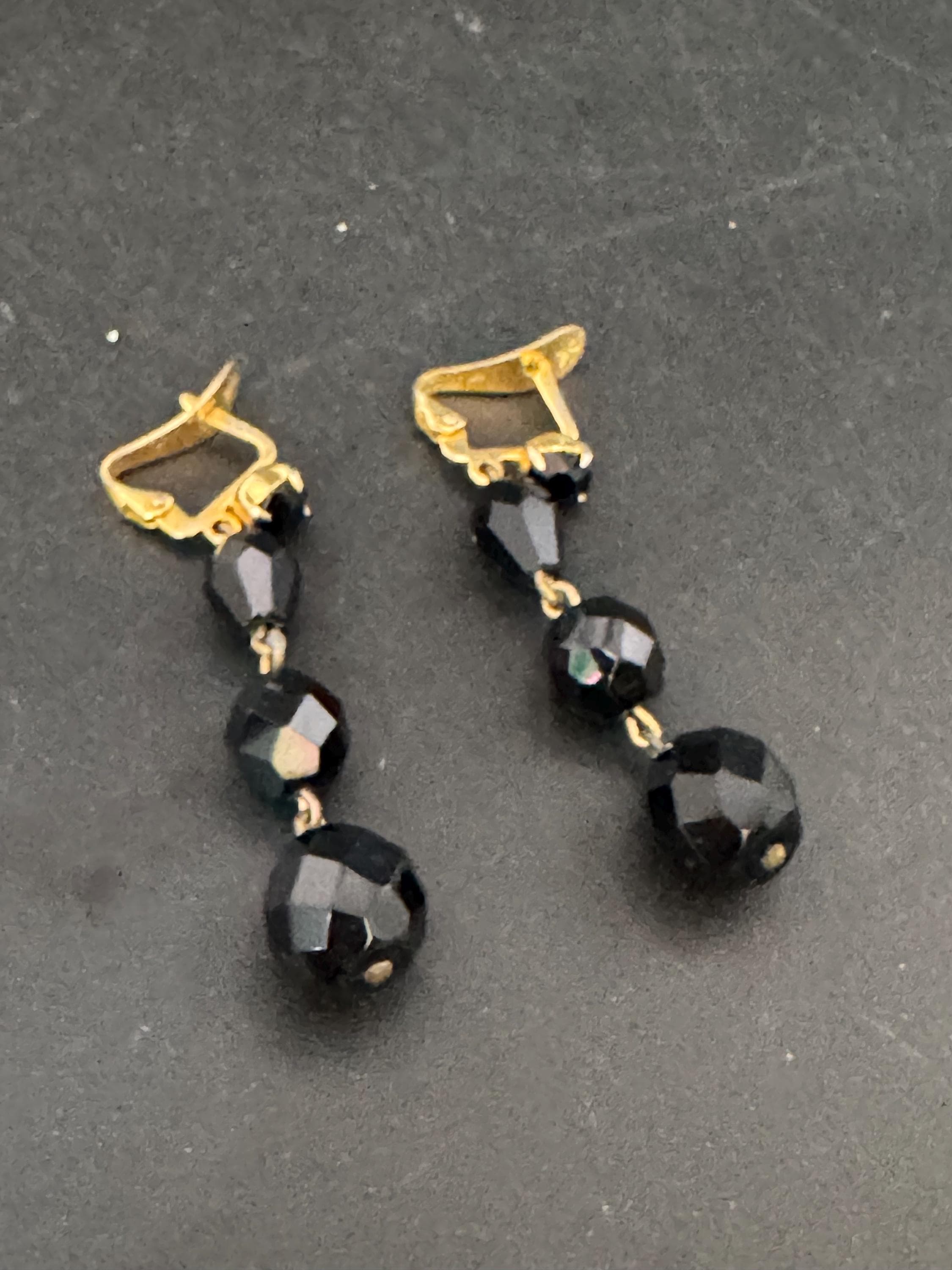 Vintage 5cm black faceted Glass Beaded Drop Earrings: lever back, Pierced
