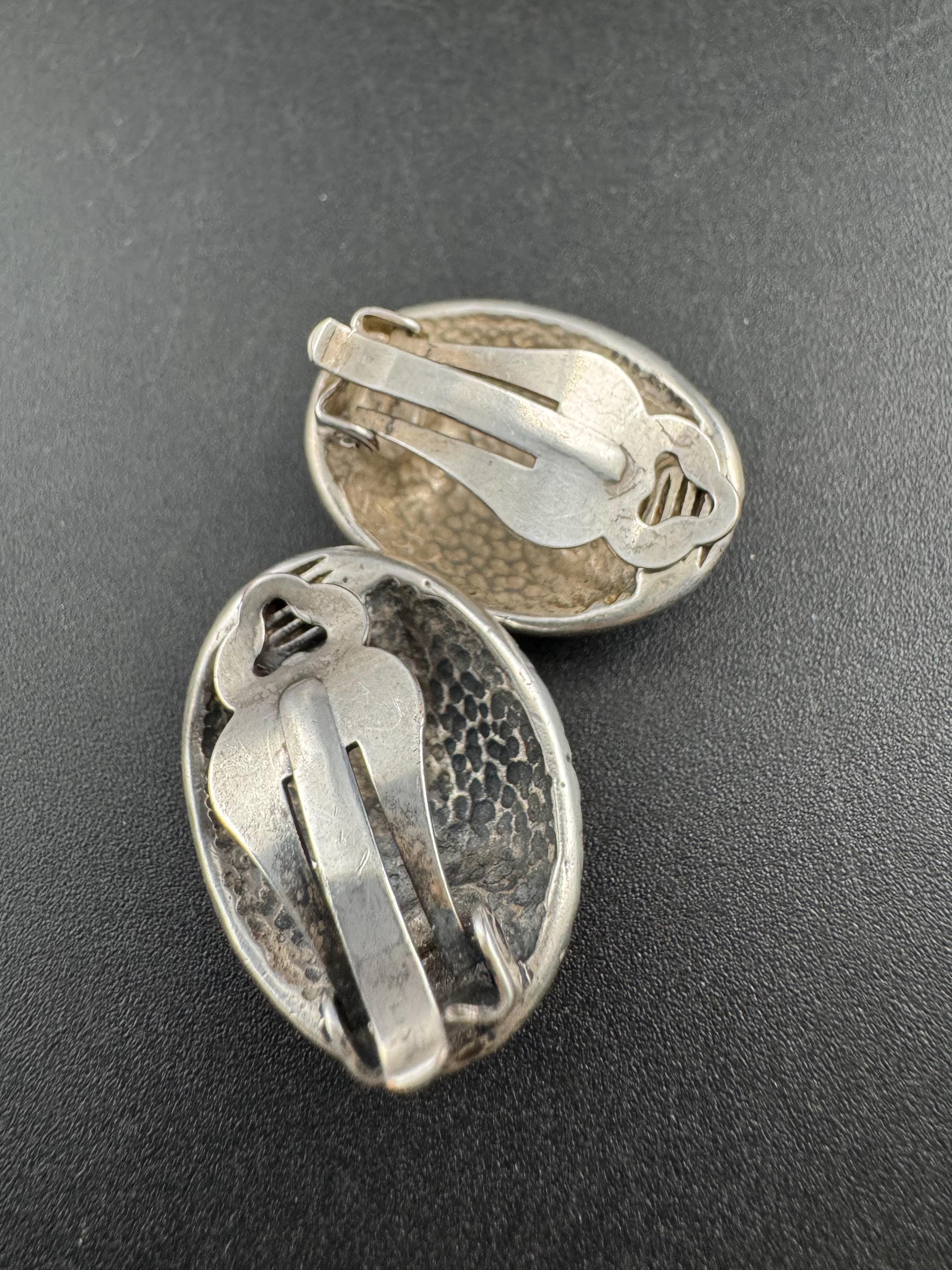Vintage oval domed clip on earrings, chunky 15.2 grams , tested 925 silver