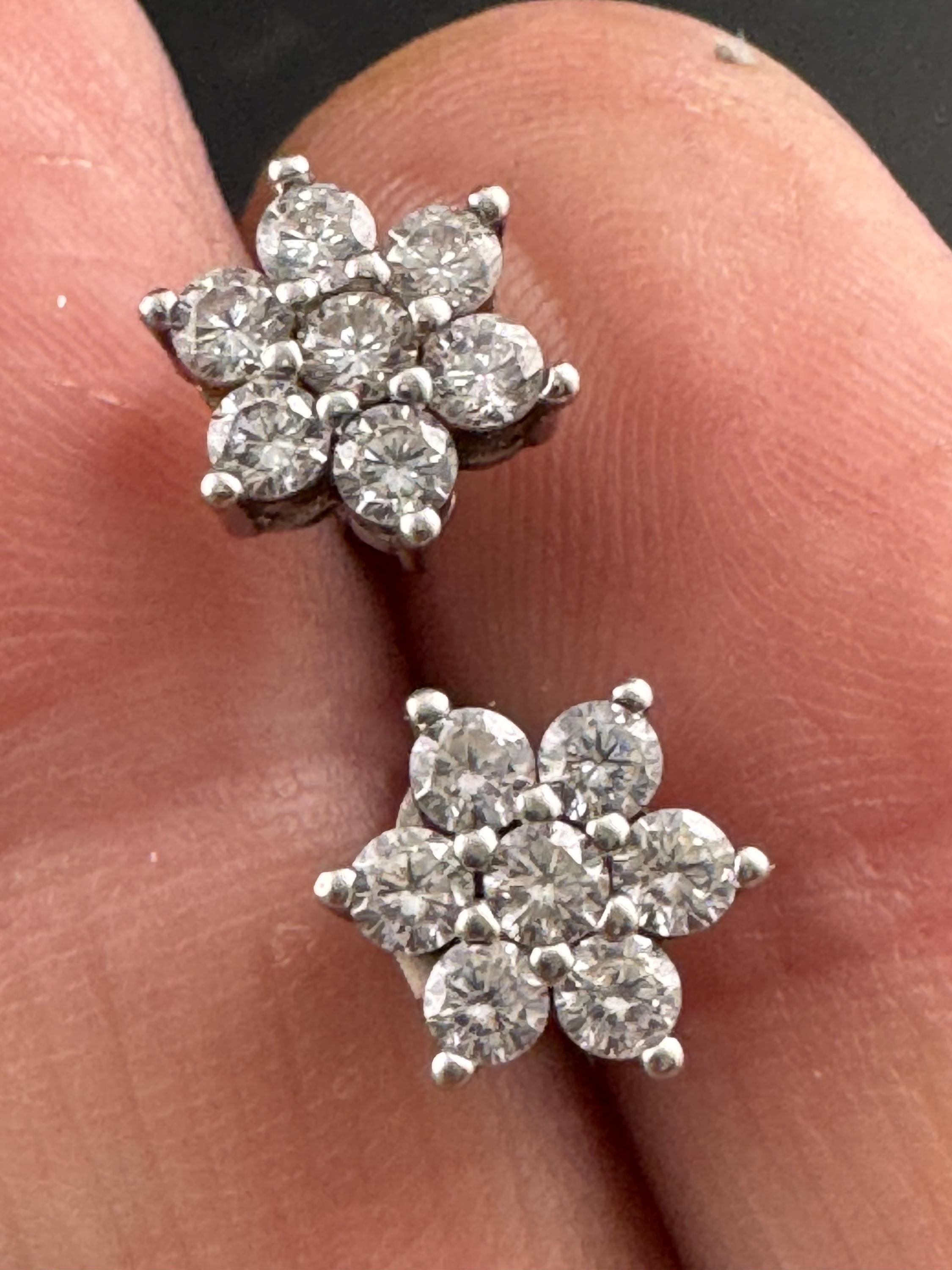 925 Sterling silver floral clear crystal diamanté stud earrings pierced