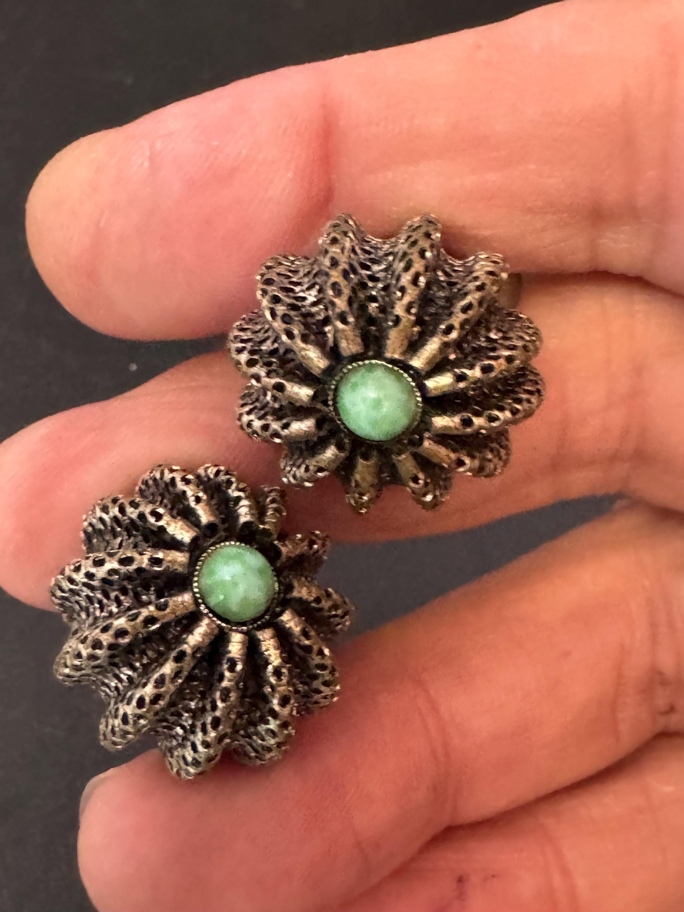 2cm Vintage Green stone mesh ball clip on earrings, silver tone