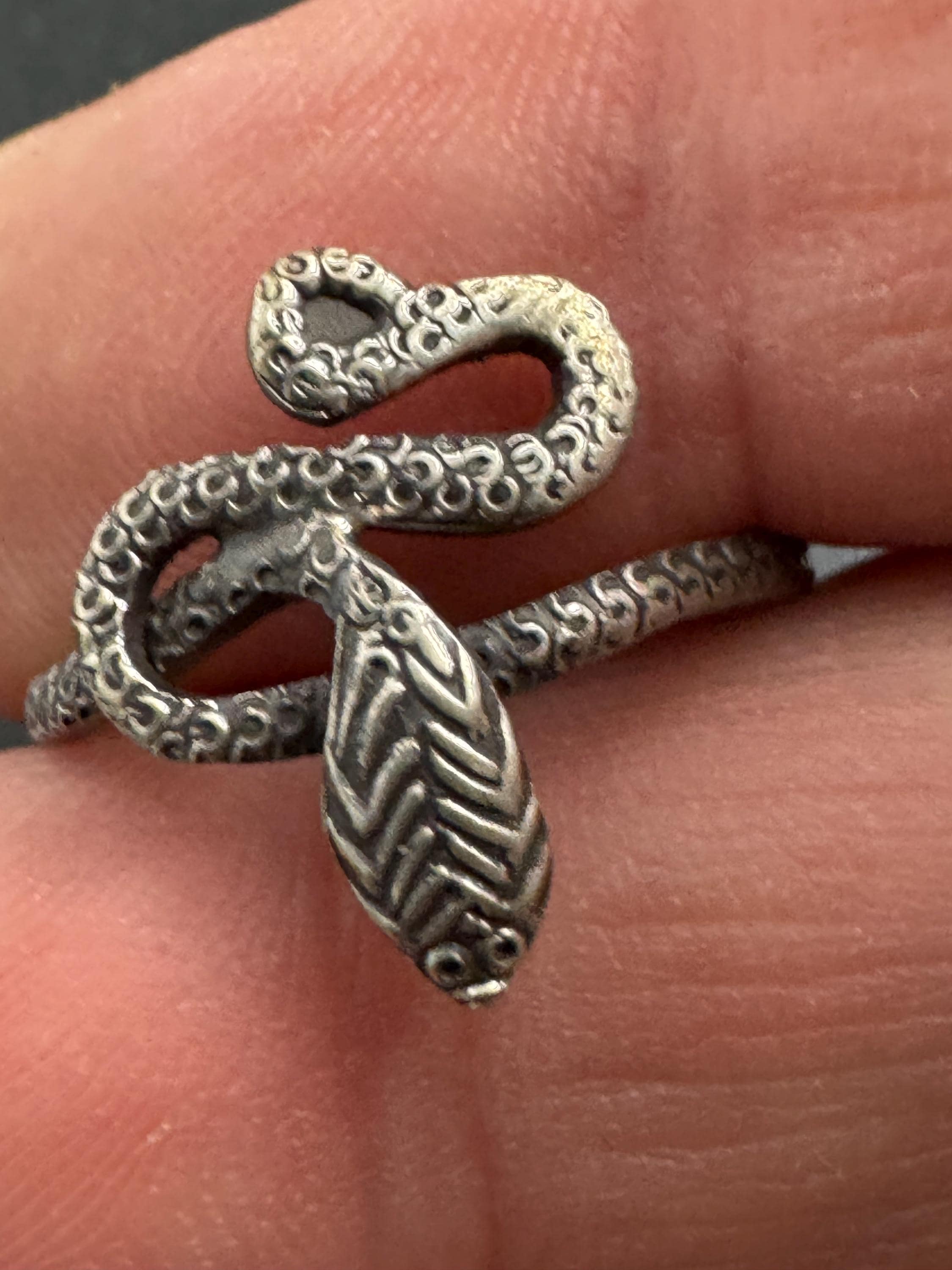 Vintage size N 925 sterling silver ladies snake ring 2 gm