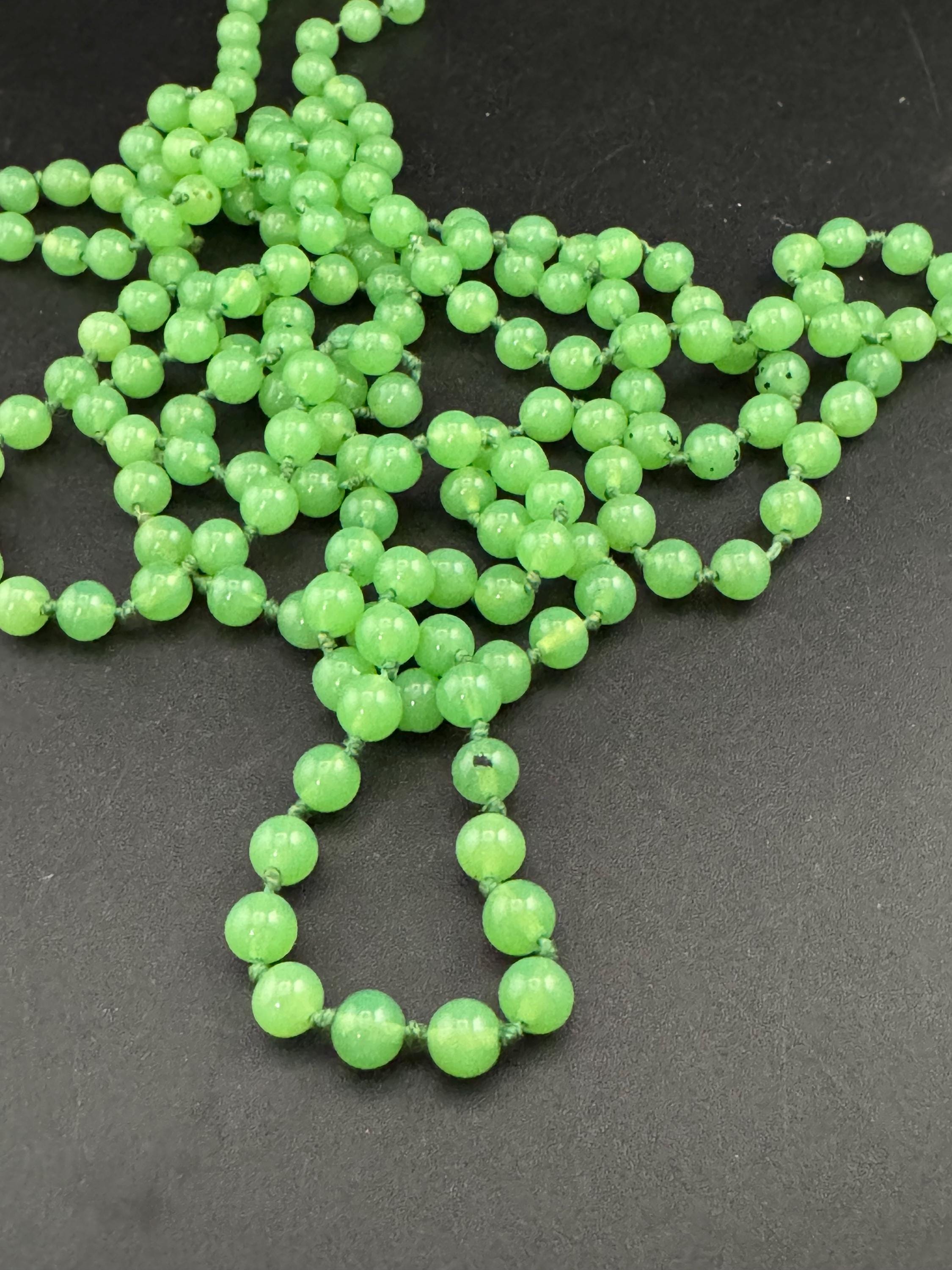 vintage Uranium UV glass beaded long necklace 168cm, flapper beads