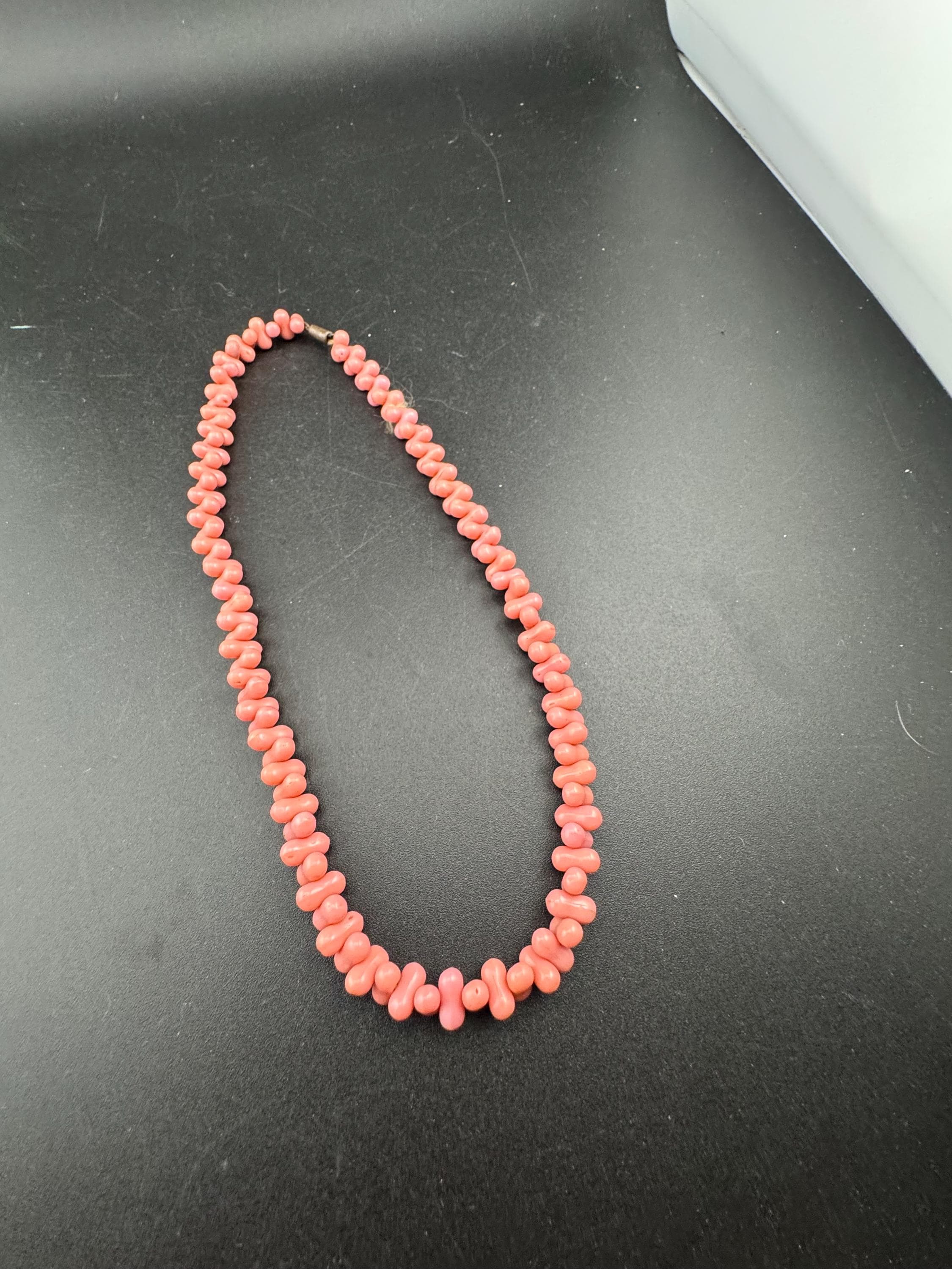 Petite Vintage dusky pink glass beaded necklace 38cm, art deco
