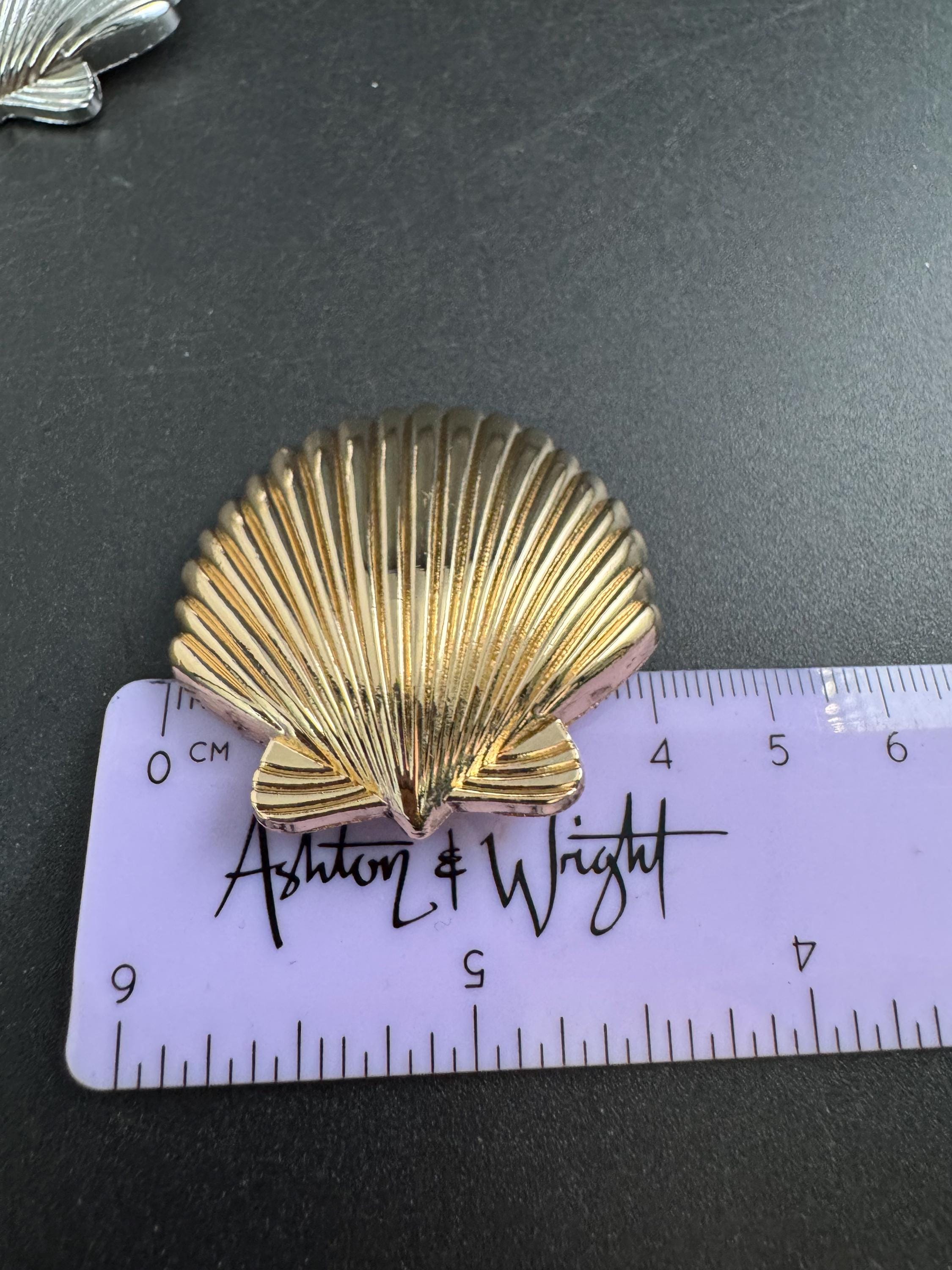 large gold seashell button 40mm, nautical range, 1 piece 4cm