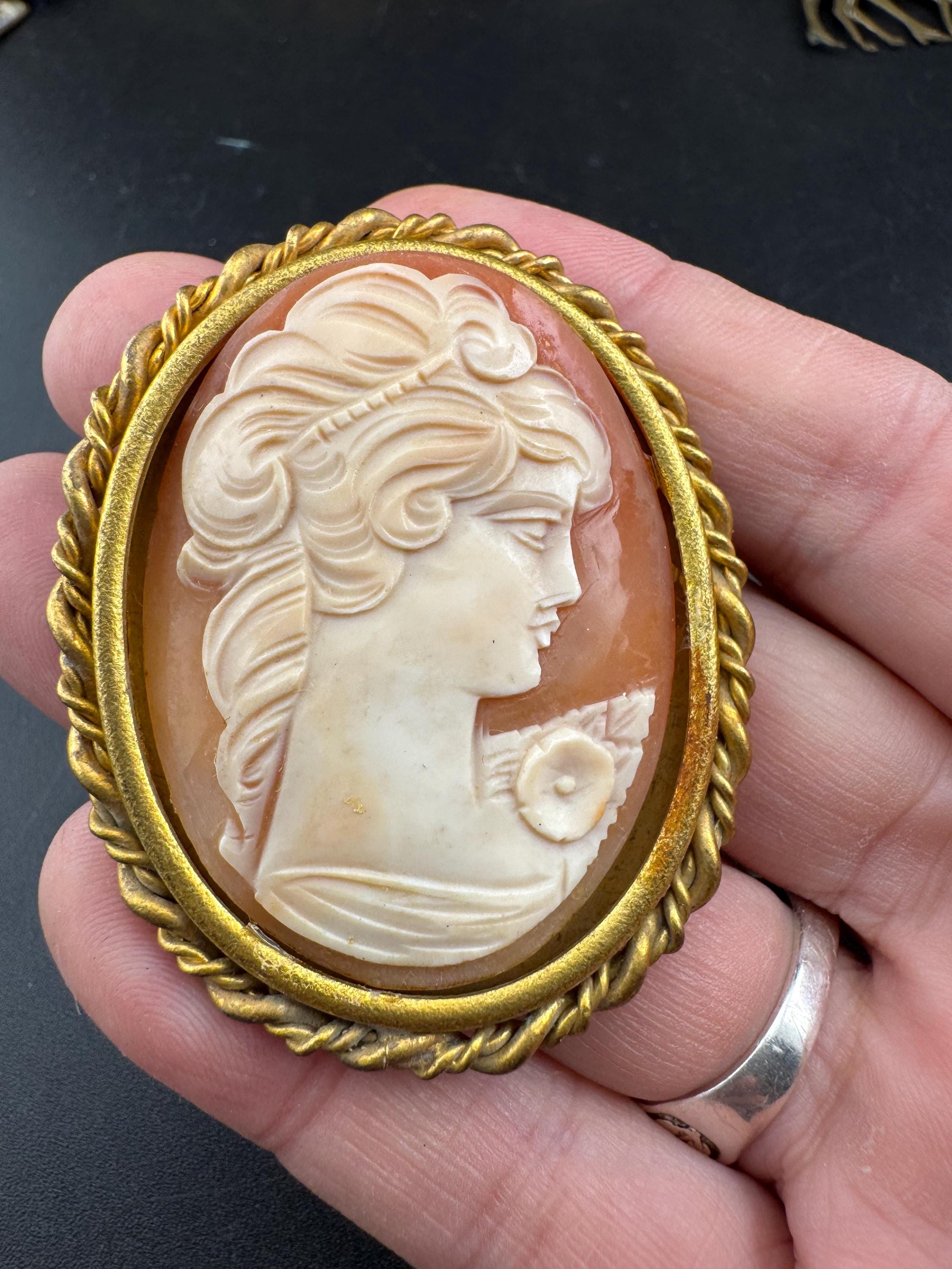 Vintage Large 5cm carved shell Cameo Brooch , French gold tone